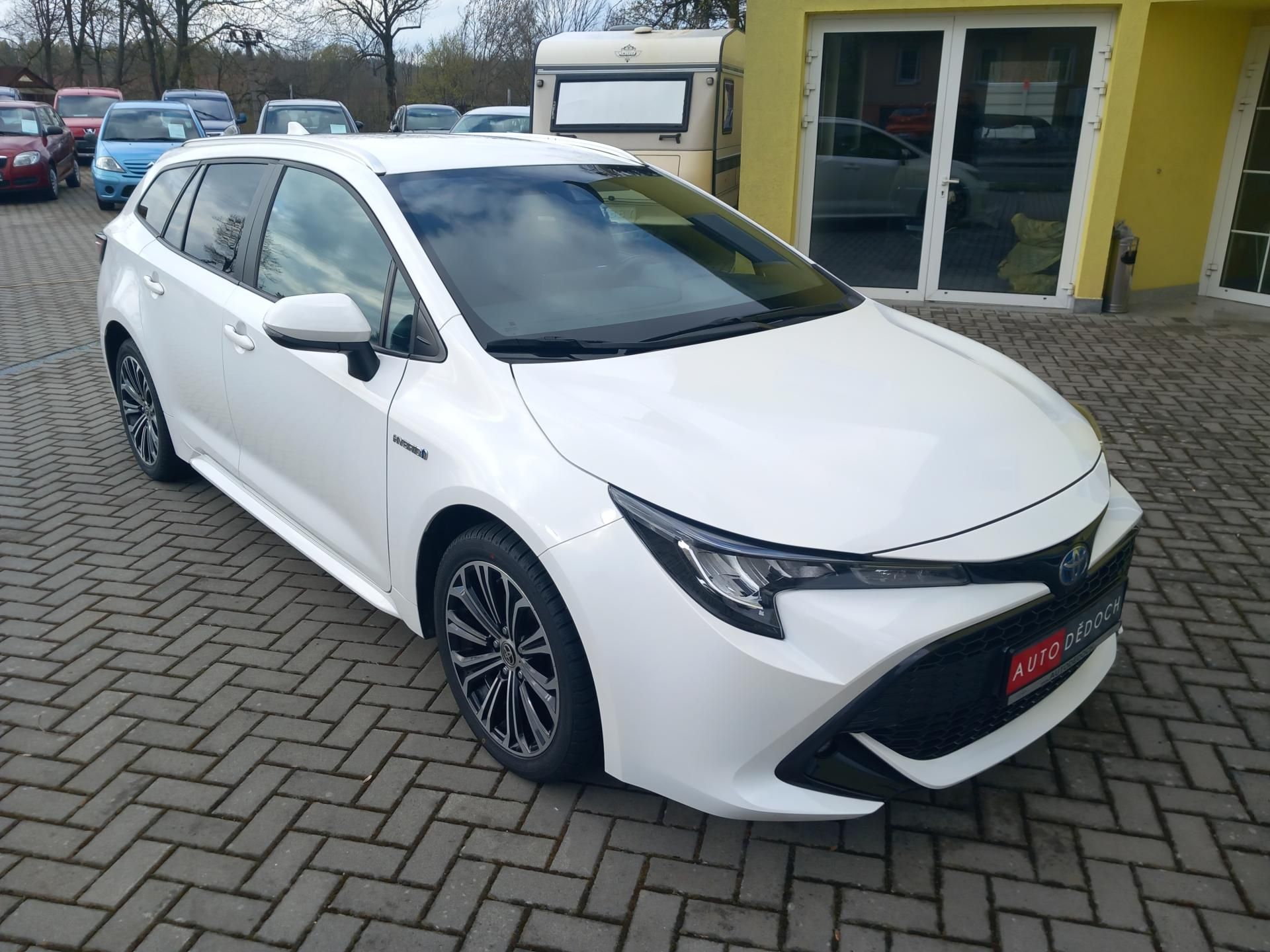 Toyota Corolla, 1,8 NAVI VYHŘ.VOLANT ODPOČET !