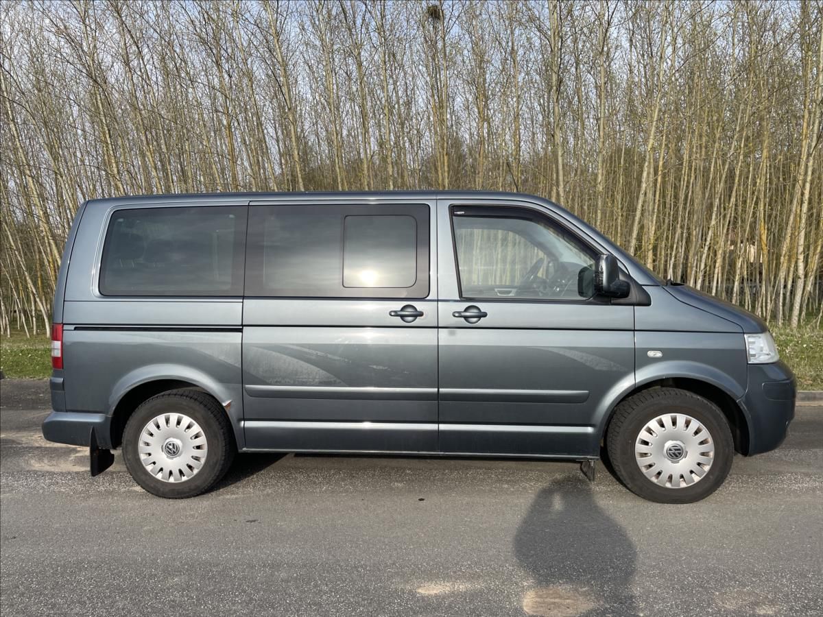 Volkswagen Multivan, 2,5 TDI 95kW*tažné*aut. klima* - fotka 4