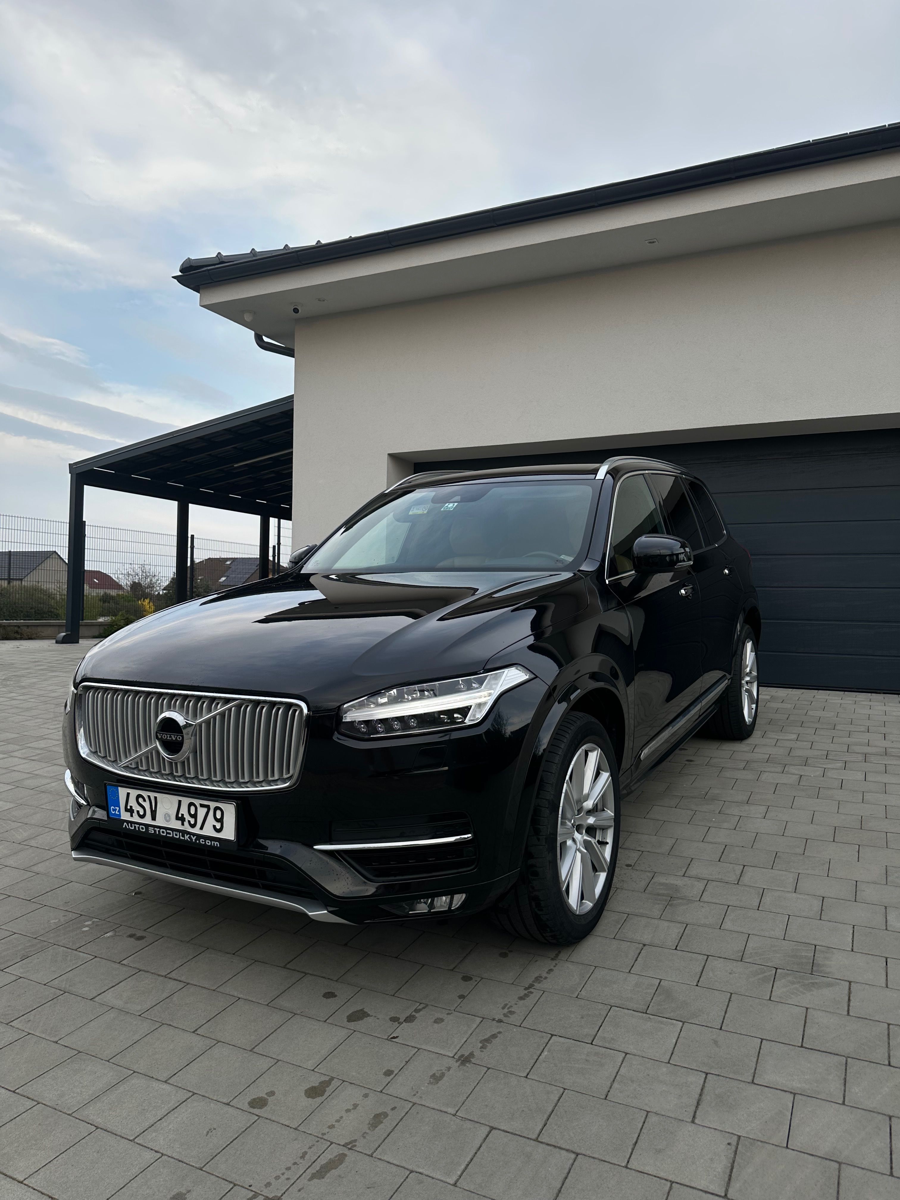 Volvo XC90, T6 AWD, 7 míst, tažné, 1.maj - fotka 2