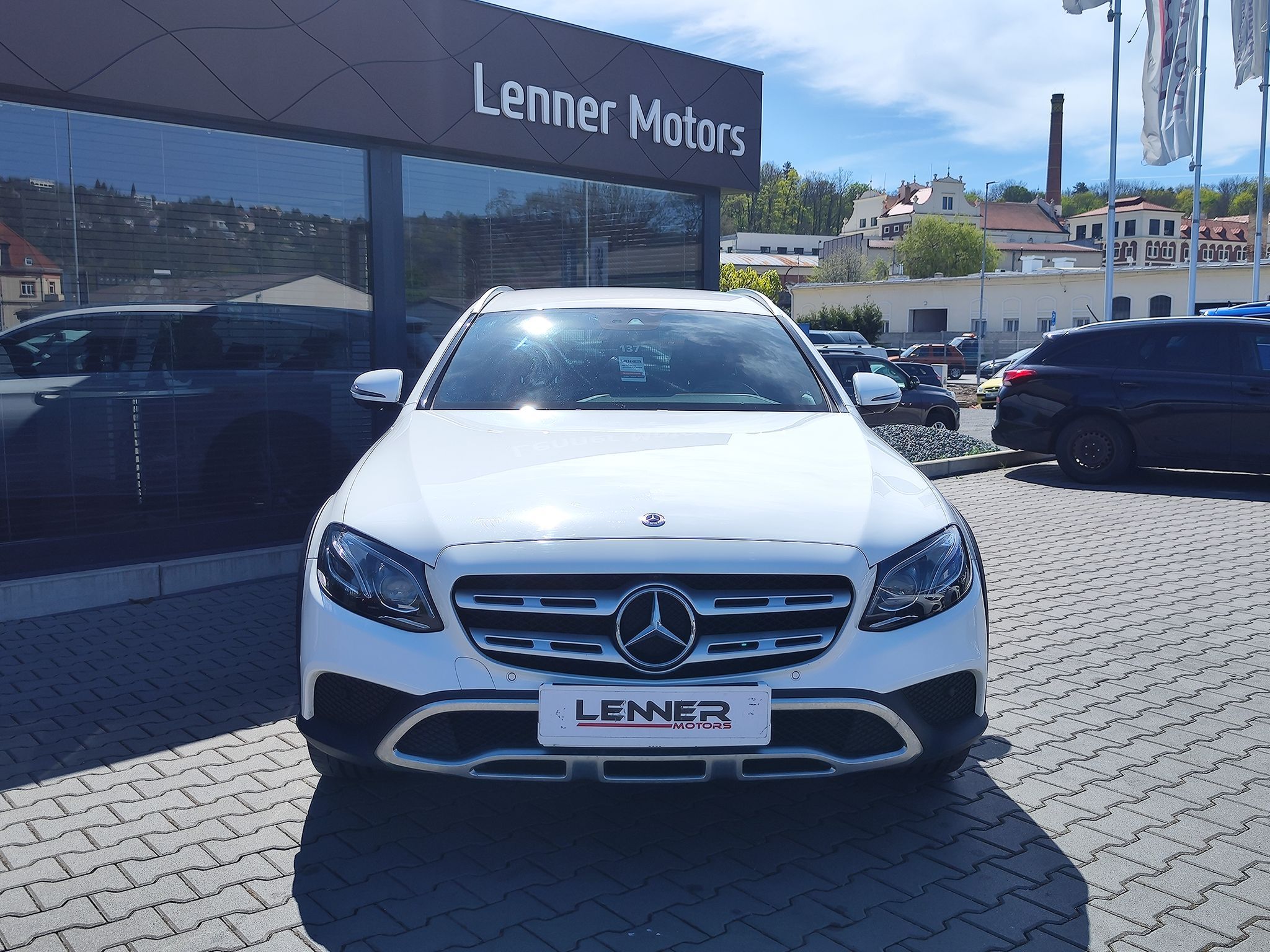 Mercedes-Benz Třídy E, E220d/143kW 4MATIC All-Terrain - fotka 2