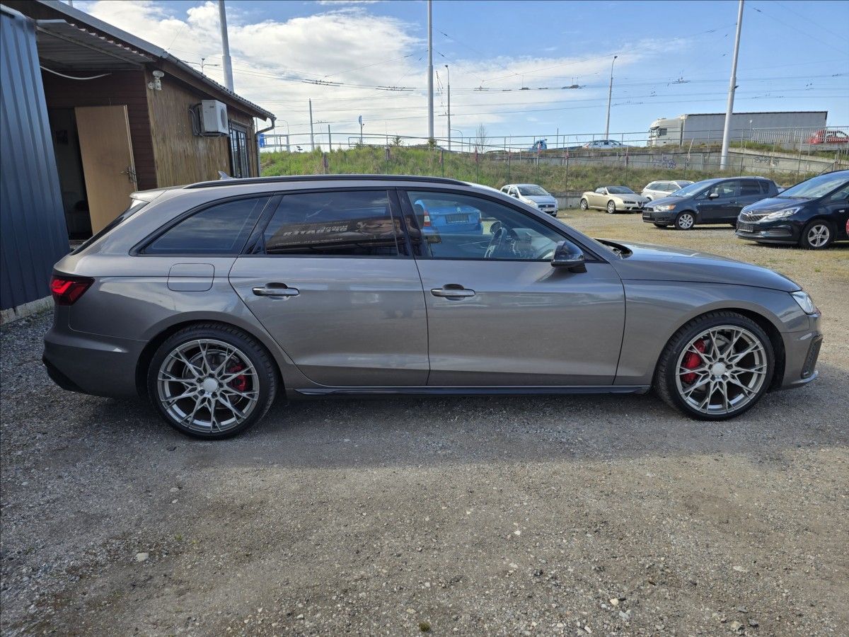 Audi A4, 2,0 TDi S-line quattro led,taž - fotka 6
