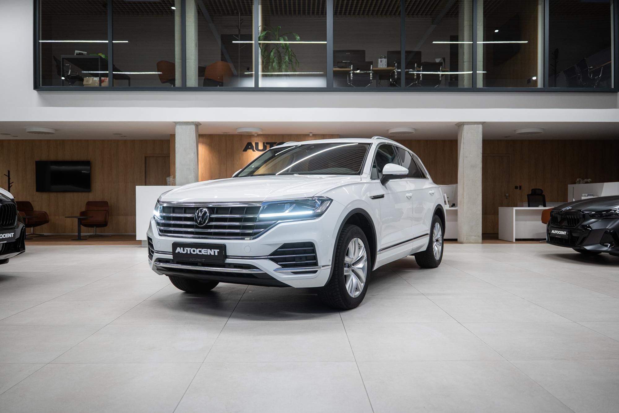 Volkswagen Touareg, 3.0TDI 210 KW 4X4 1CZ ELEGANCE - fotka 2