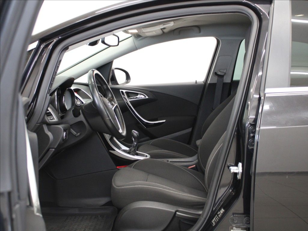Opel Astra, 2,0 CDTi 118kW ST 180tkm. - fotka 6