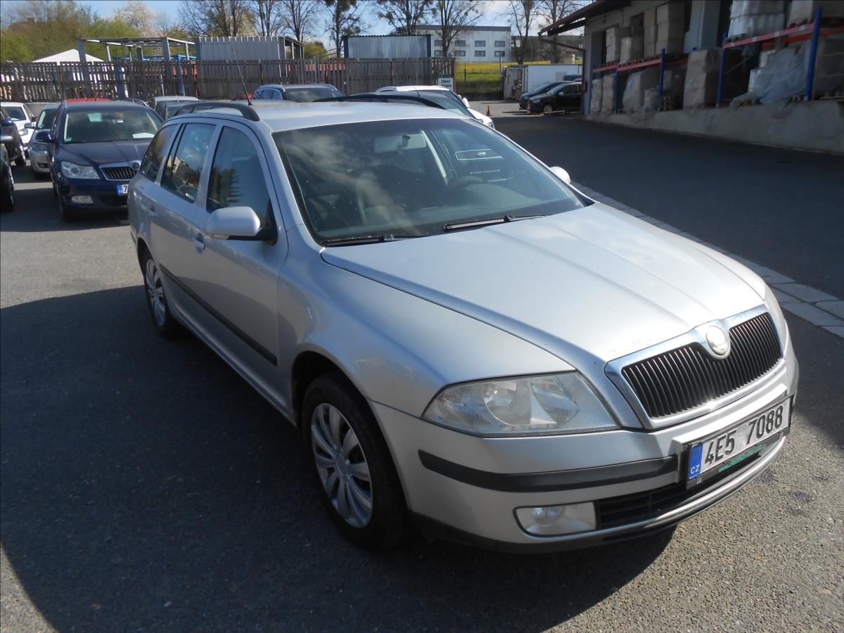 Škoda Octavia, 1,9 TDi 77Kw - fotka 3