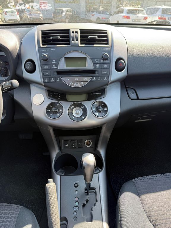 Toyota Rav4, fotka 13