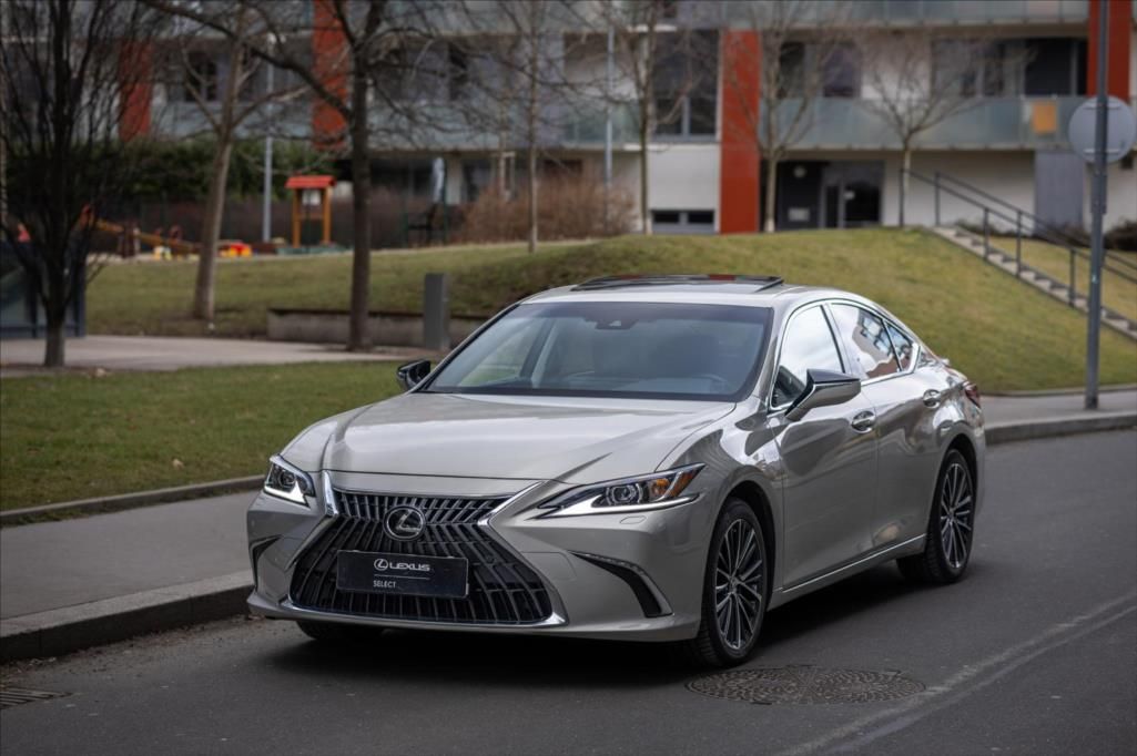Lexus ES 300h, 300H 2,5 HEV LIMITED EDITION