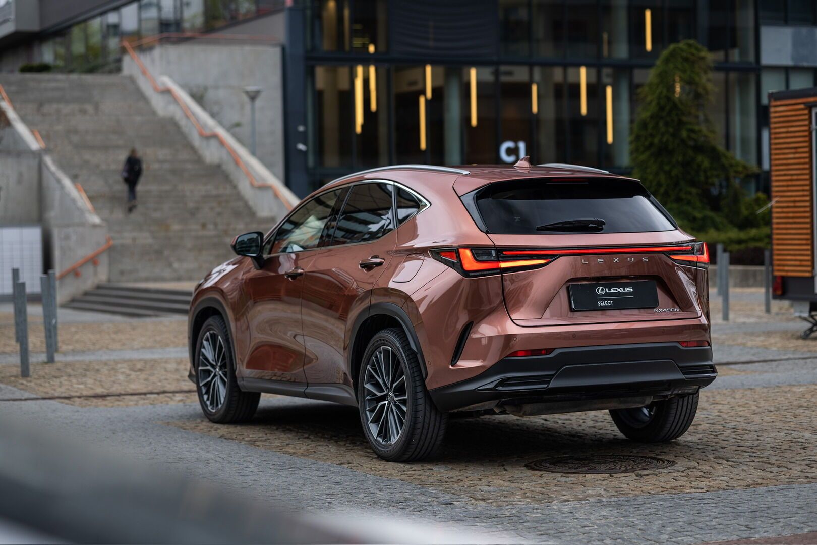 Lexus NX 450h+, 450H 2.5 PHEV LUXURY - fotka 4