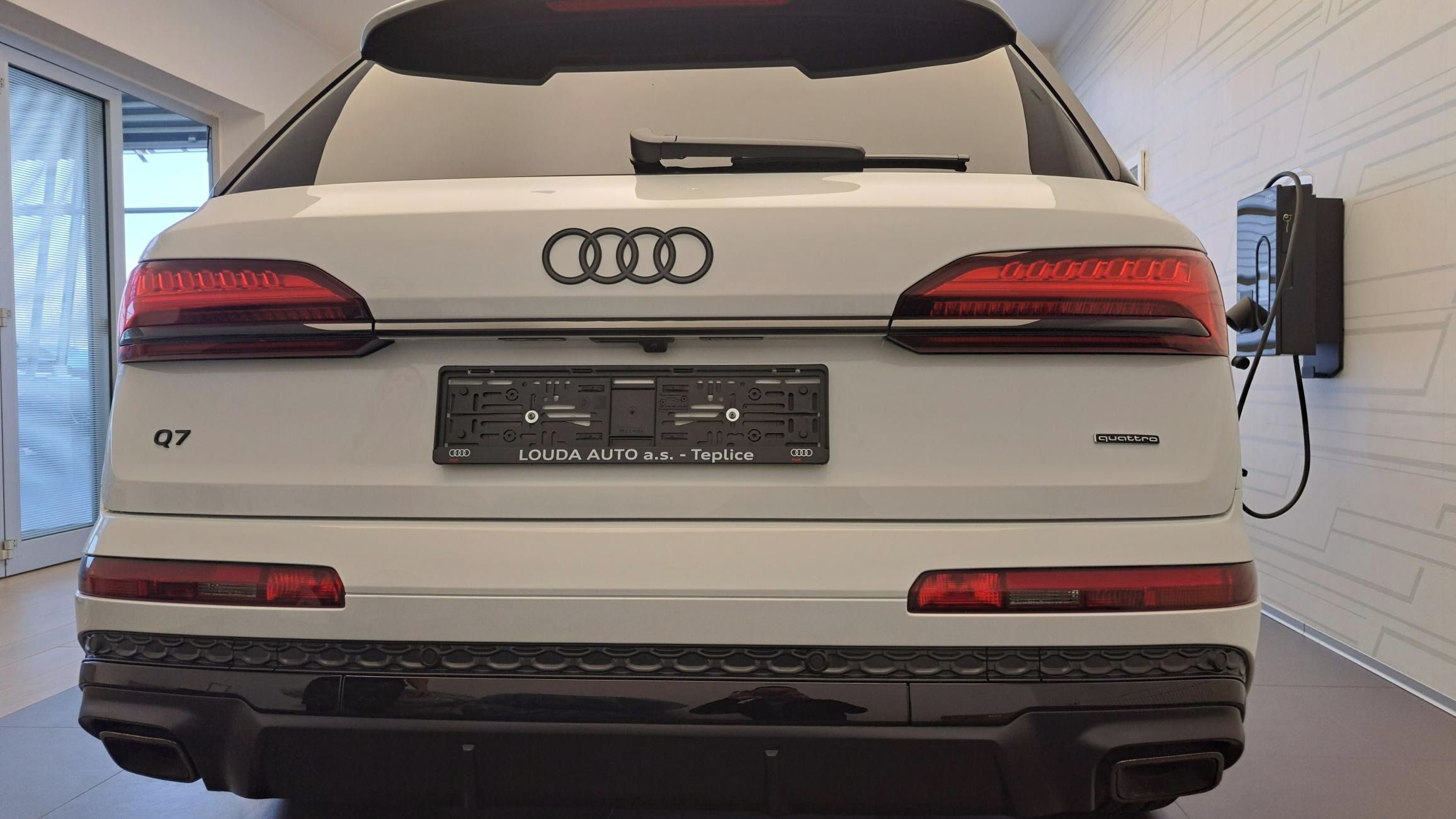 Audi Q7, Audi Q7 SUV S line TDI quattro - fotka 3
