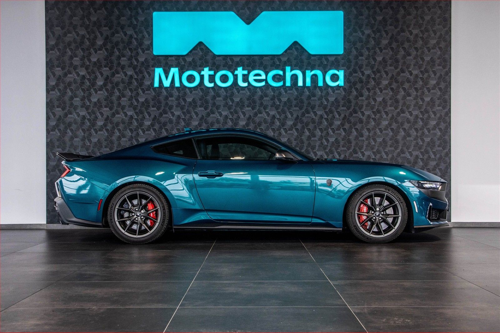 Ford Mustang, Dark Horse - fotka 6