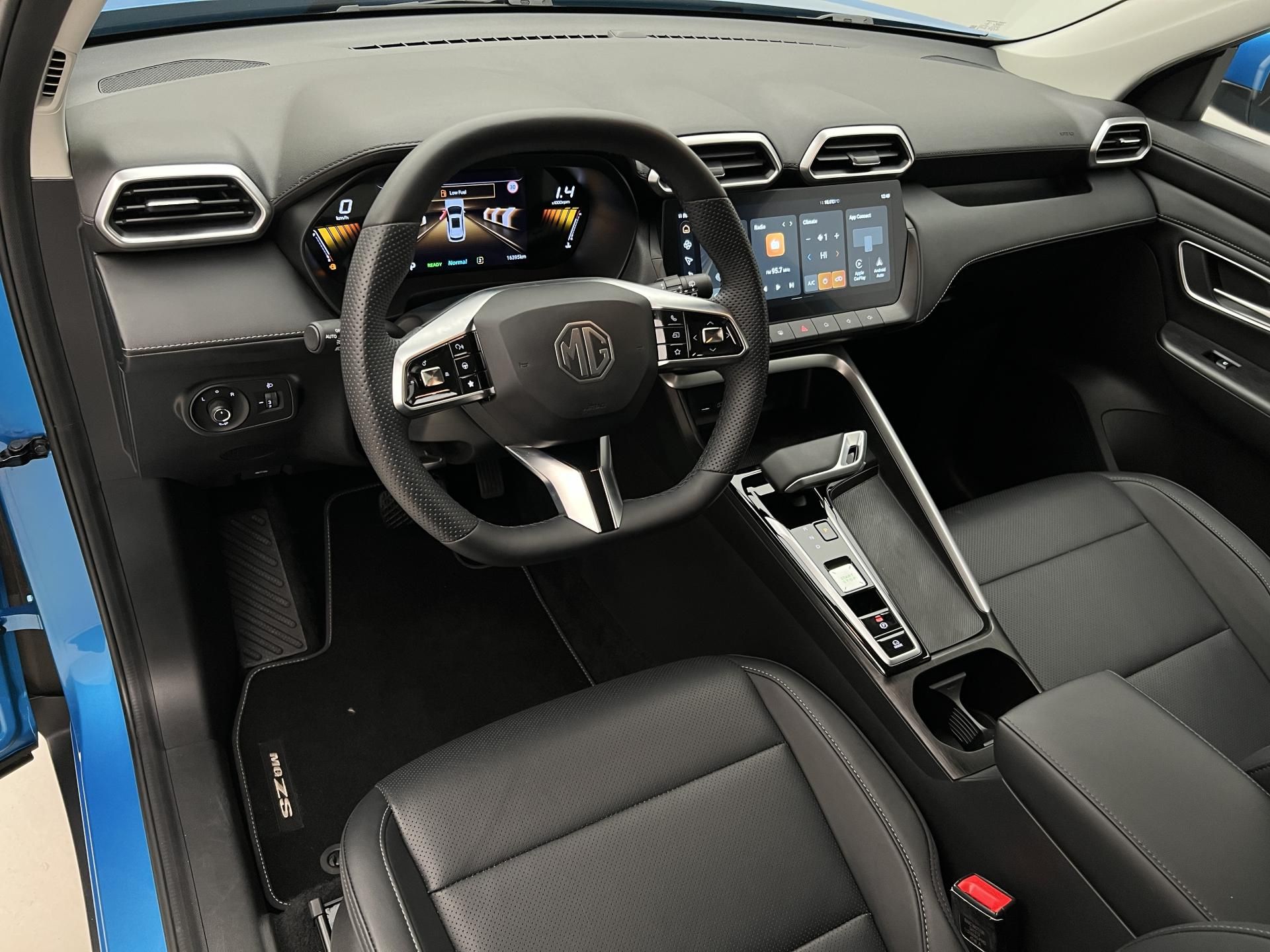 MG ZS, 1.5 EXCLUSIVE HYBRID+ AUT CZ - fotka 4
