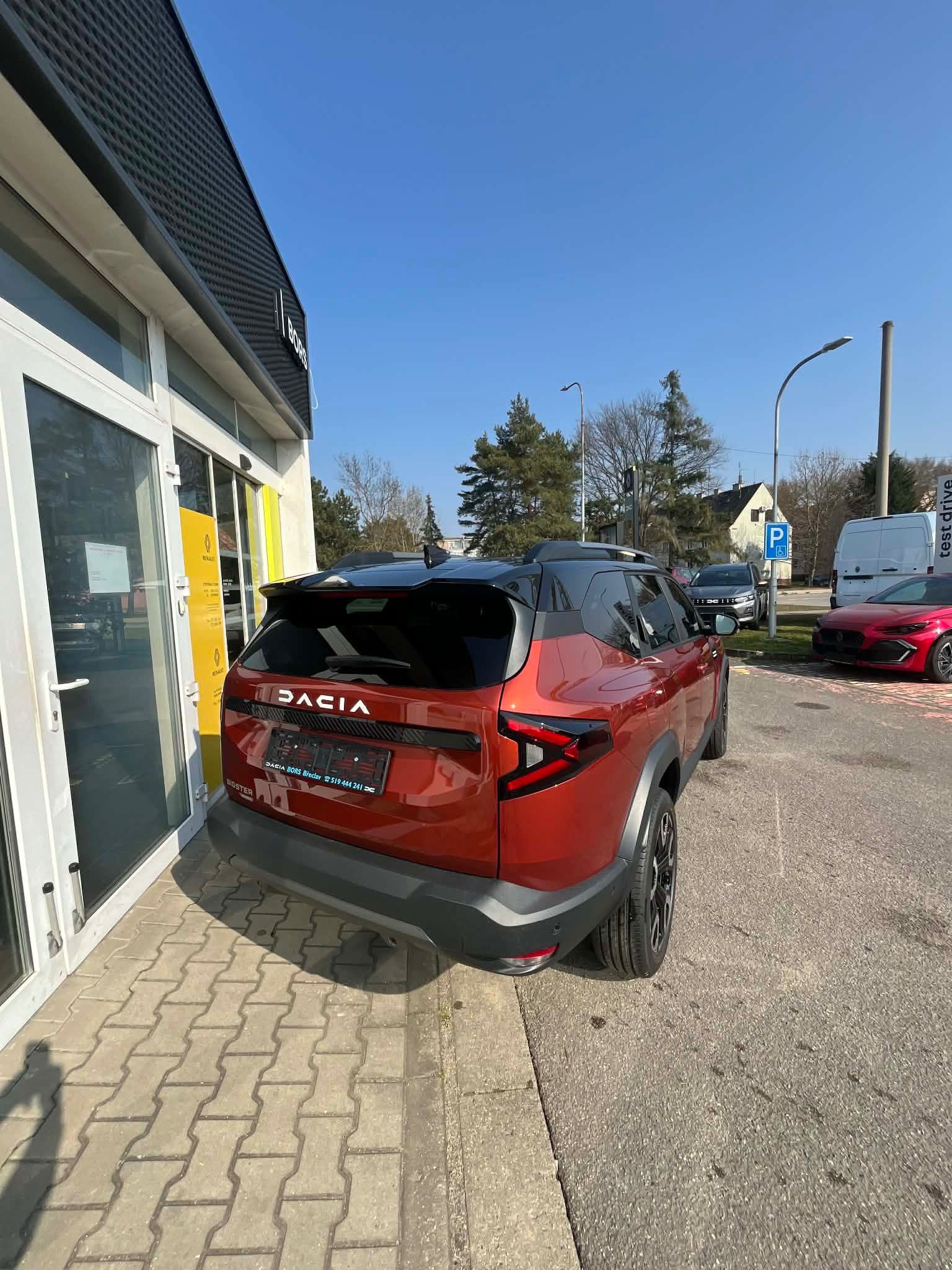 Dacia Bigster, Journey hybrid 155 CELEBRATION - fotka 3