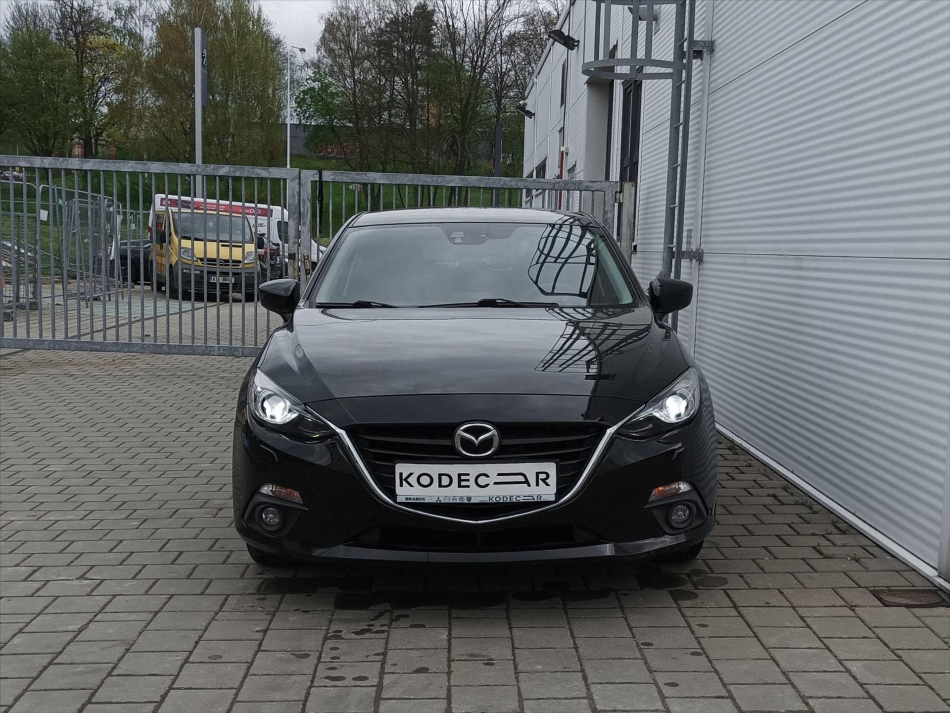 Mazda 3, 1,5 Skyactiv-D 105k 4x2 6MAN - fotka 2