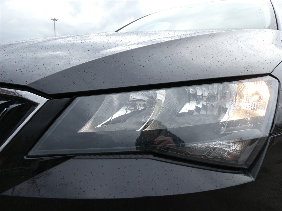 Škoda Superb, 1,6 TDi 88kW DPH - fotka 4