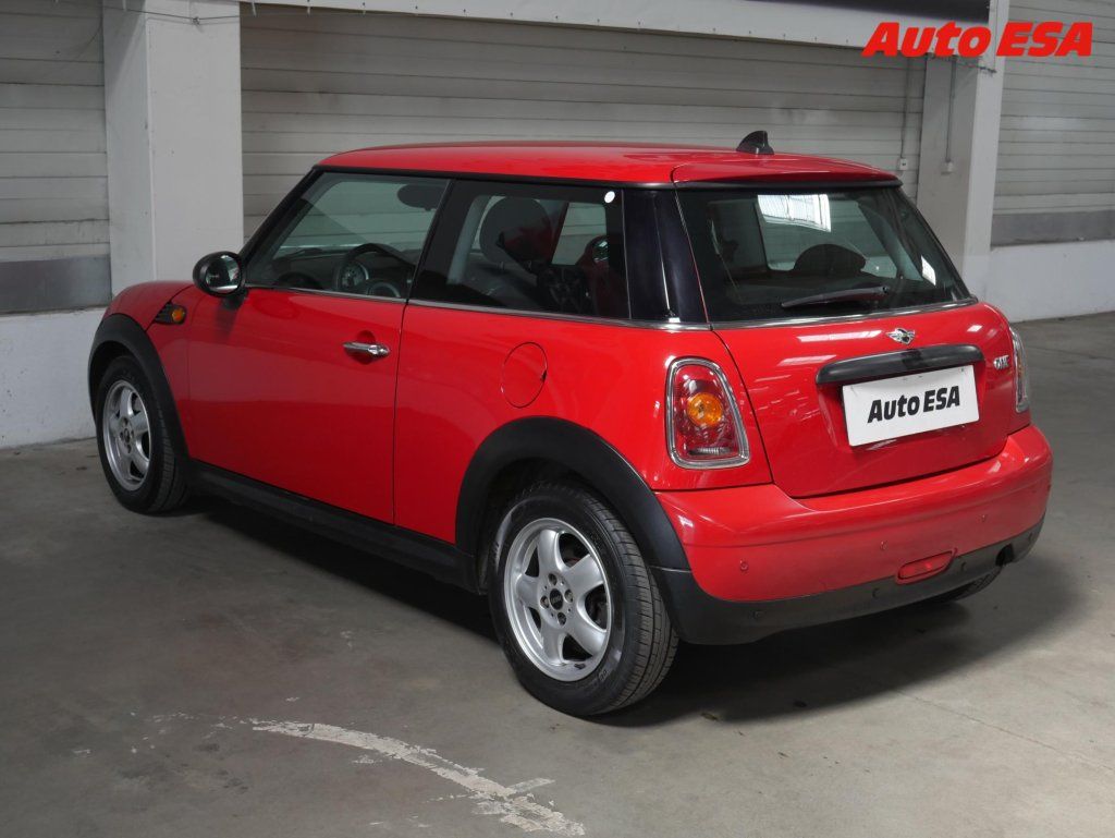 Mini One, 1.6i,AC,park.asist - fotka 4