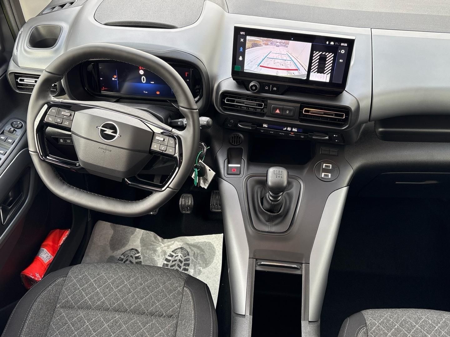 Opel Combo, 1.5CDTi 130k 96kW Elegance Plu - fotka 4