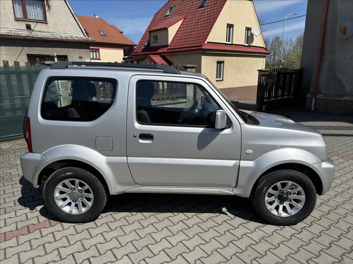 Suzuki Jimny, 1,3 4x4 AUTOMAT TAŽNÉ - fotka 2
