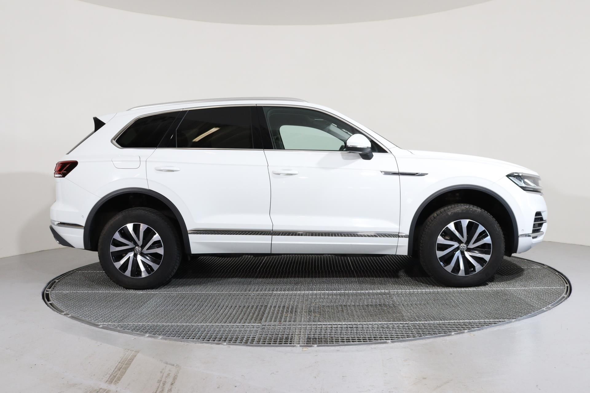 Volkswagen Touareg, ELEGANCE 3,0 TSI 4MOTION 250KW - fotka 3