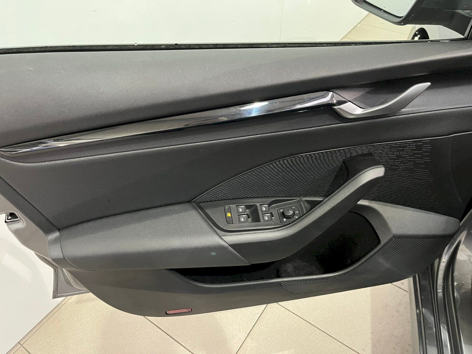 Škoda Octavia, 1.5 TSI 85 kW M6F Selection - fotka 6