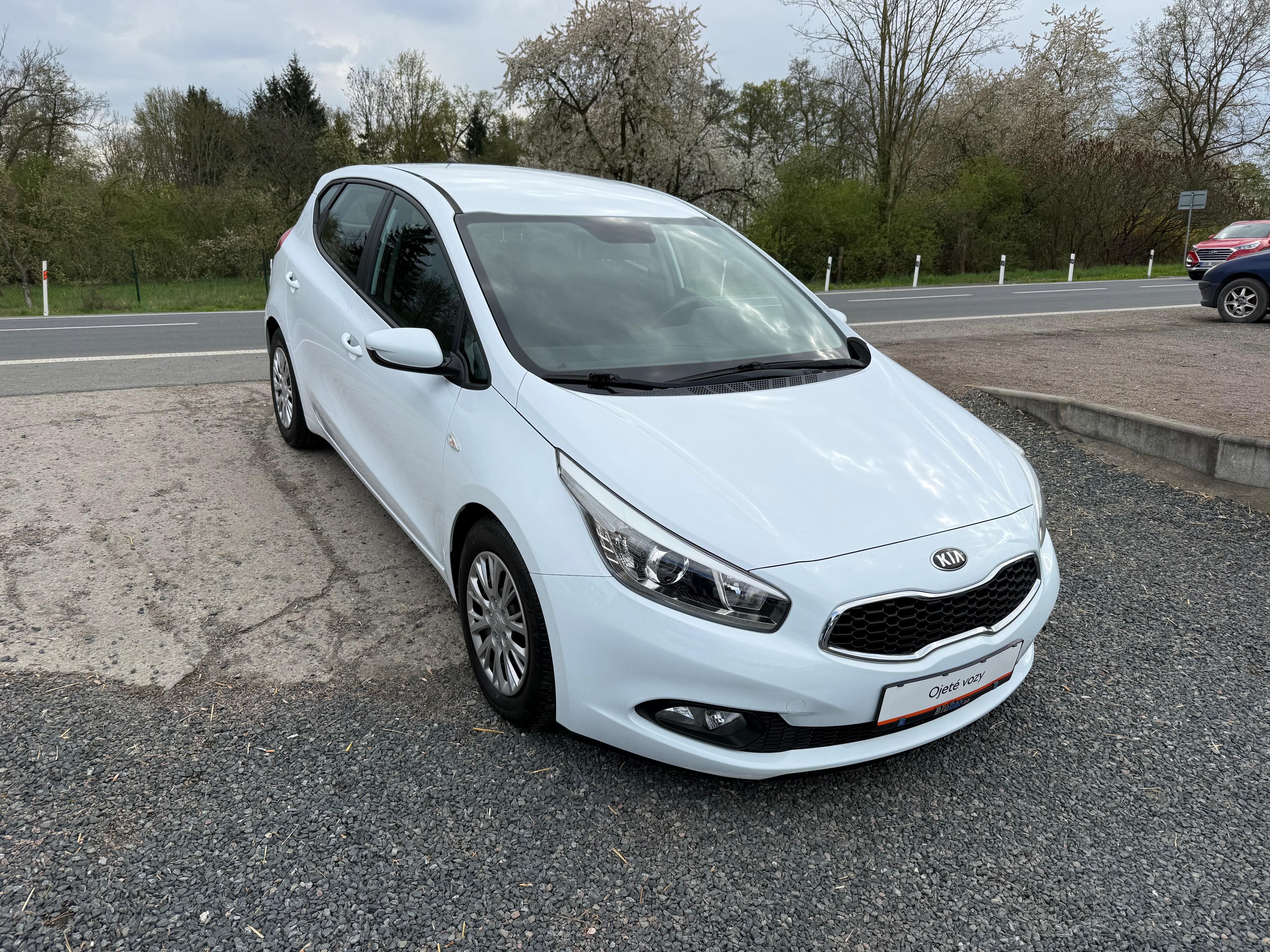 Kia Cee´d, 1.4 CVVT ČR - fotka 6