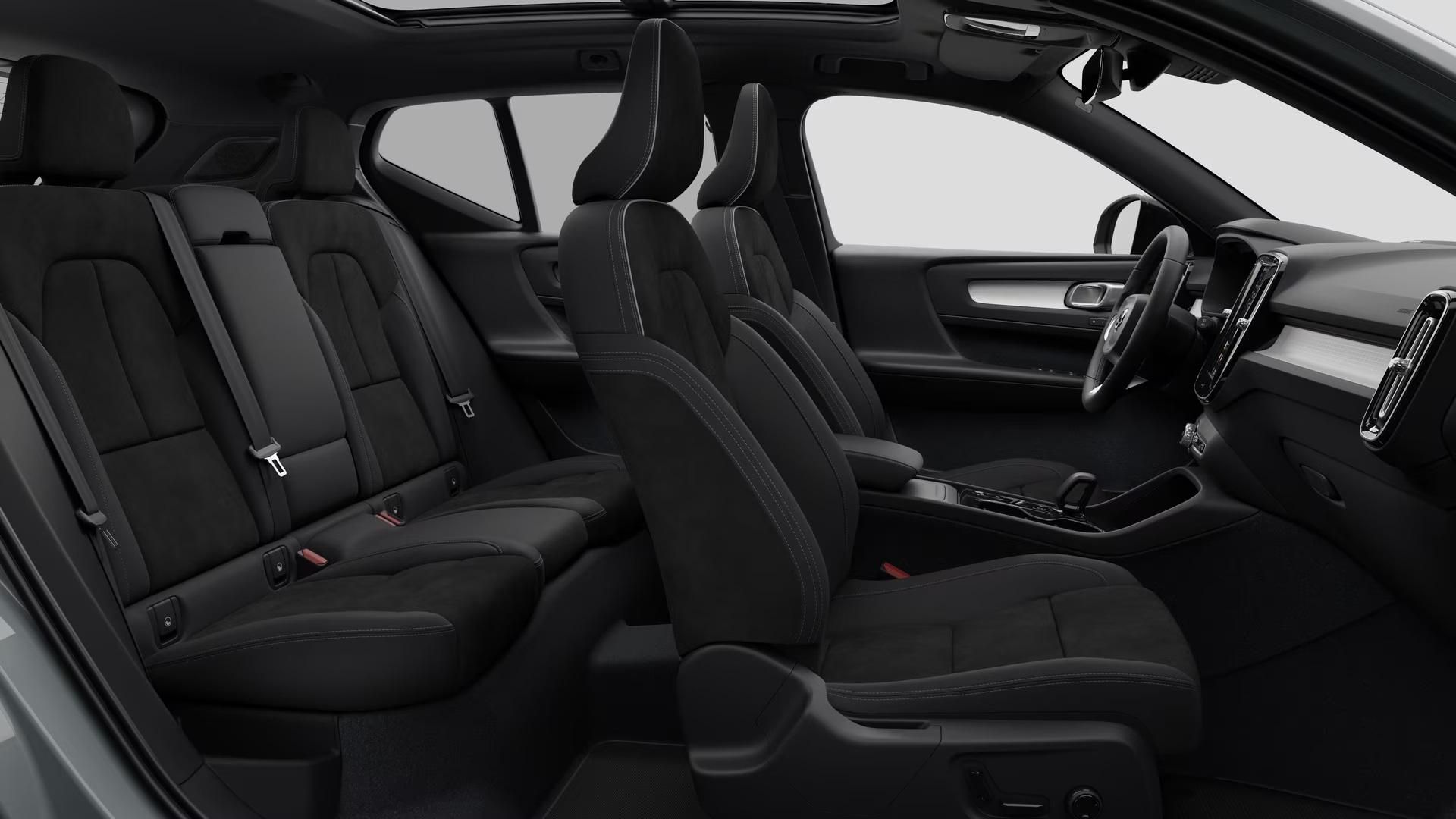 Volvo XC40, B3 AUT DARK PLUS - fotka 3