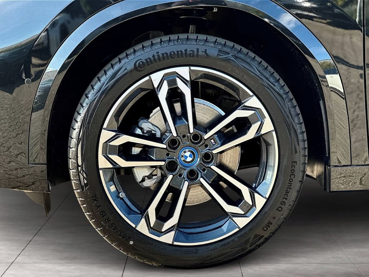 BMW iX2, eDrive20 M Sportpaket - fotka 3