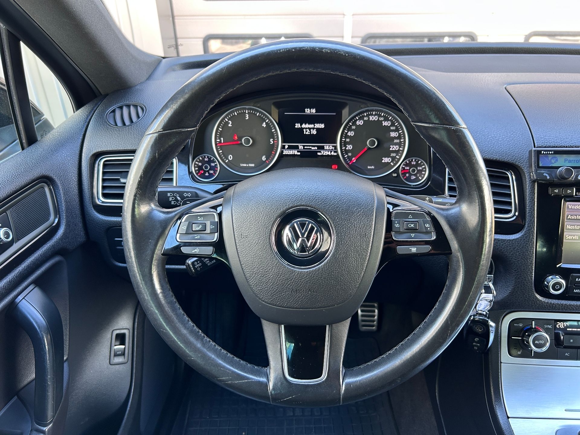 Volkswagen Touareg, TOUAREG 3.0 TDI V6 180kW BMT T - fotka 5