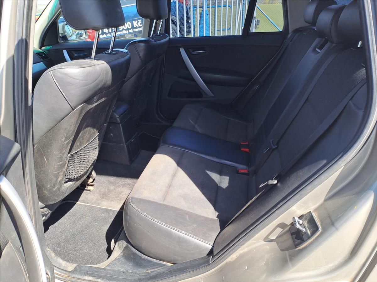 BMW X3, 2,0 i 4x4 - fotka 6