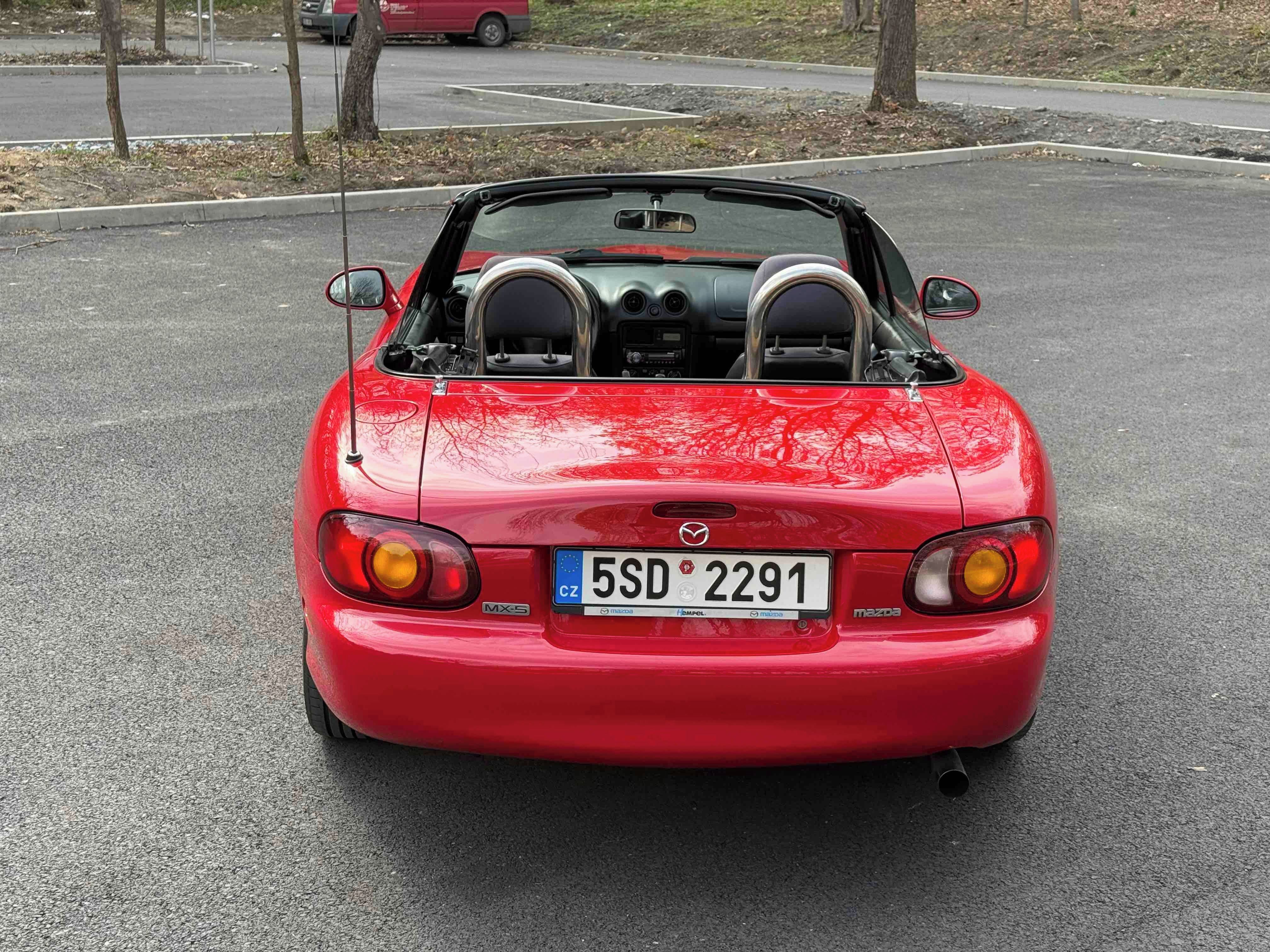 Mazda MX-5, 1.6 81kW po kompletní renovaci - fotka 2