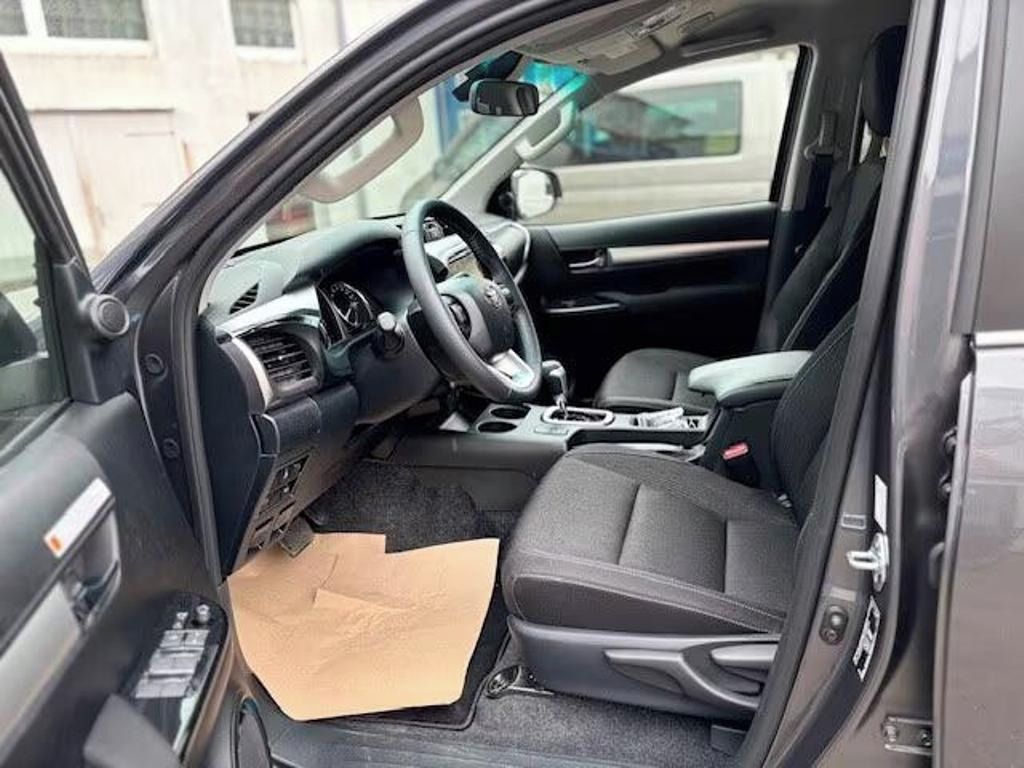 Toyota Hilux, 2.4 Double Cab 4x4*Kamera* - fotka 6