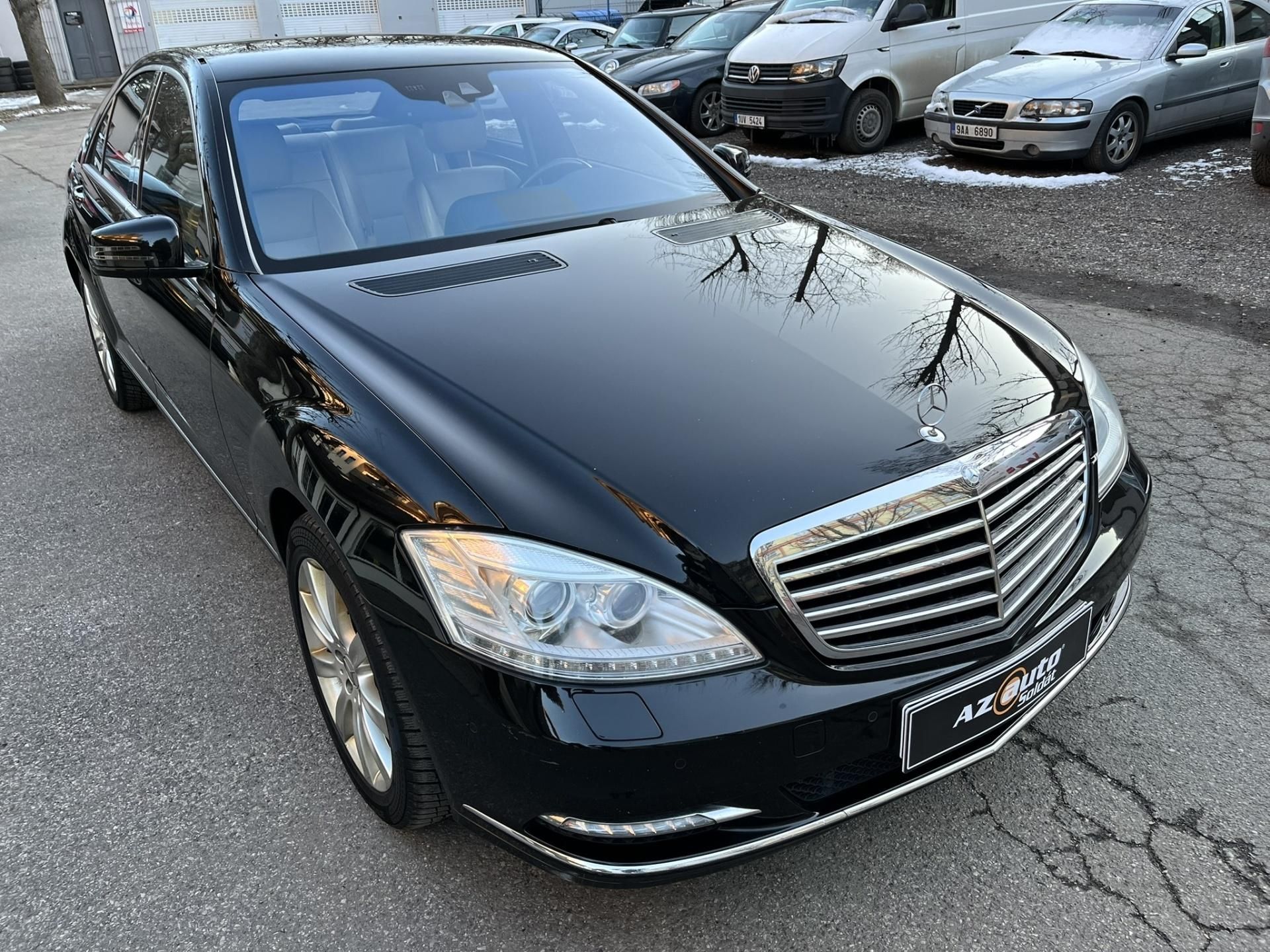 Mercedes-Benz Třídy S, 500 4Matic - fotka 2