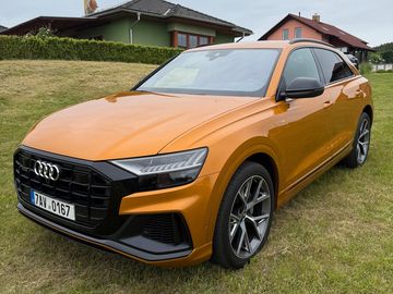 AUDI Q8 S-Line
