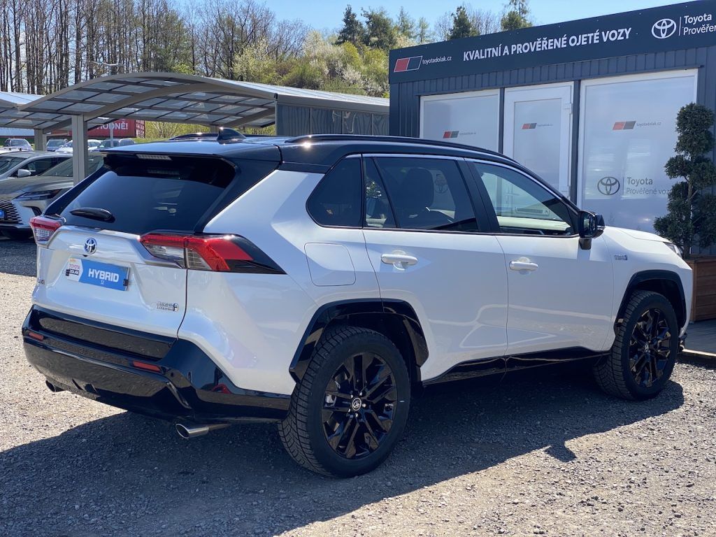 Toyota Rav4, 2.5Plug-in, ČR, Selection, 4x4 - fotka 6