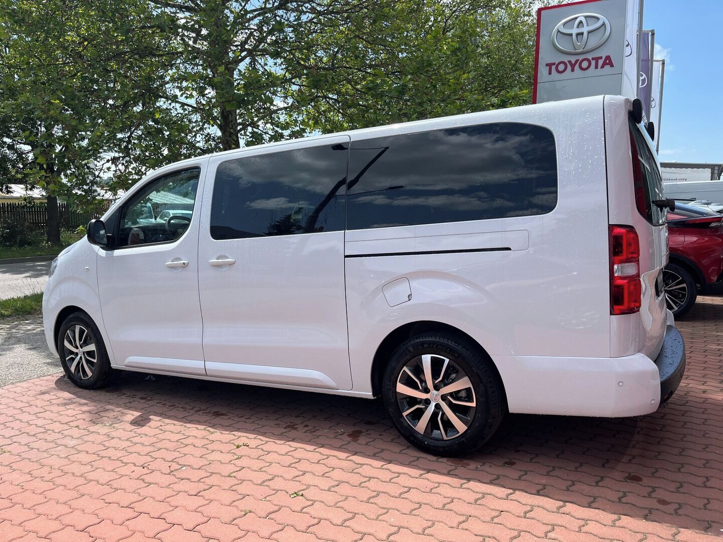 Toyota Proace Verso, Proace Verso 5D L2 2.0D 144 - fotka 3