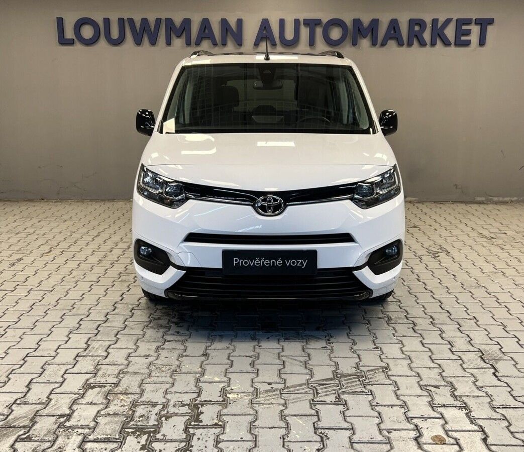 Toyota Proace City Verso, 1,5 8AT FAMILY L1 PANO - fotka 4