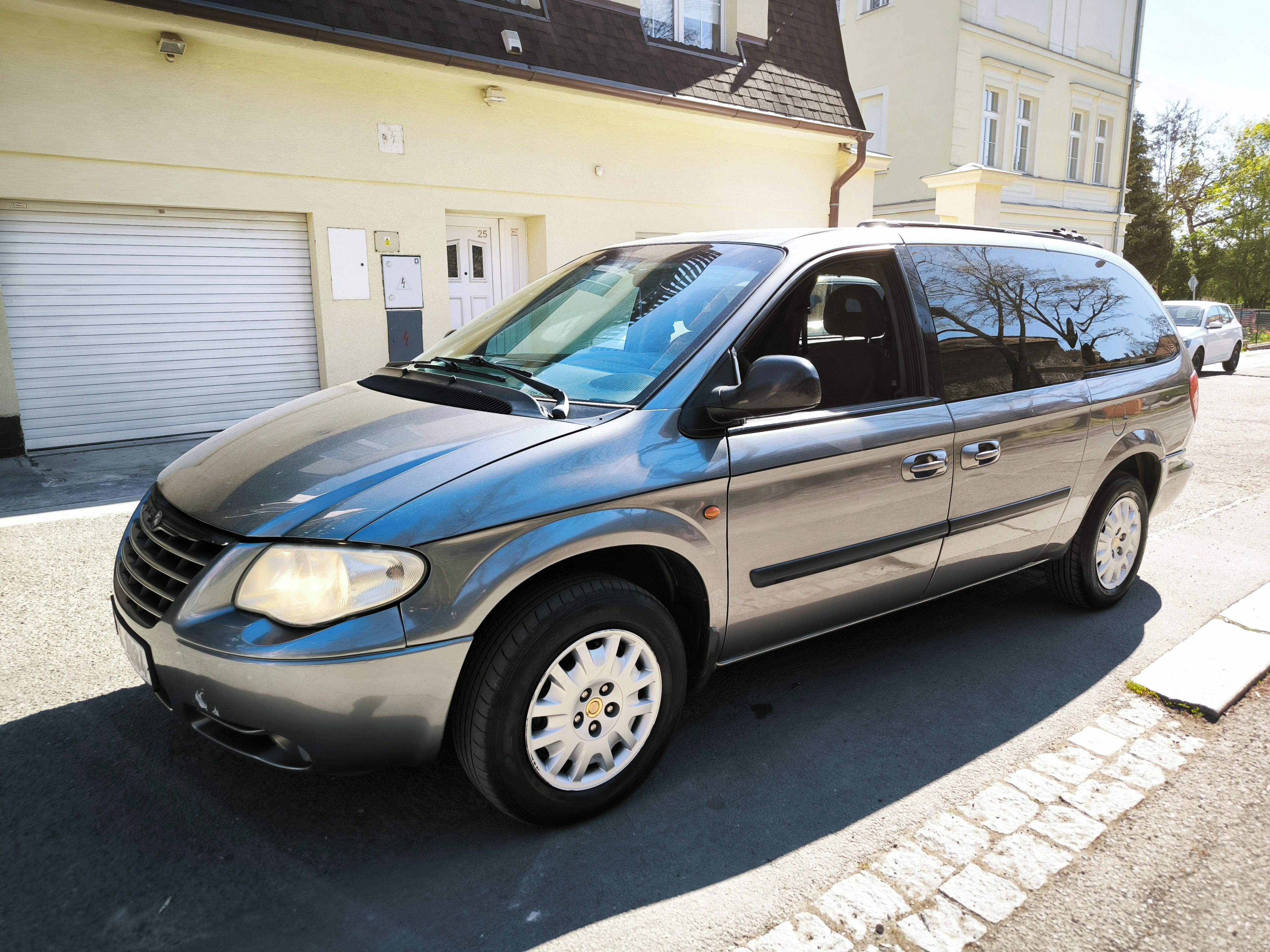 Chrysler Grand Voyager, 2.8CRDi Automat - fotka 2