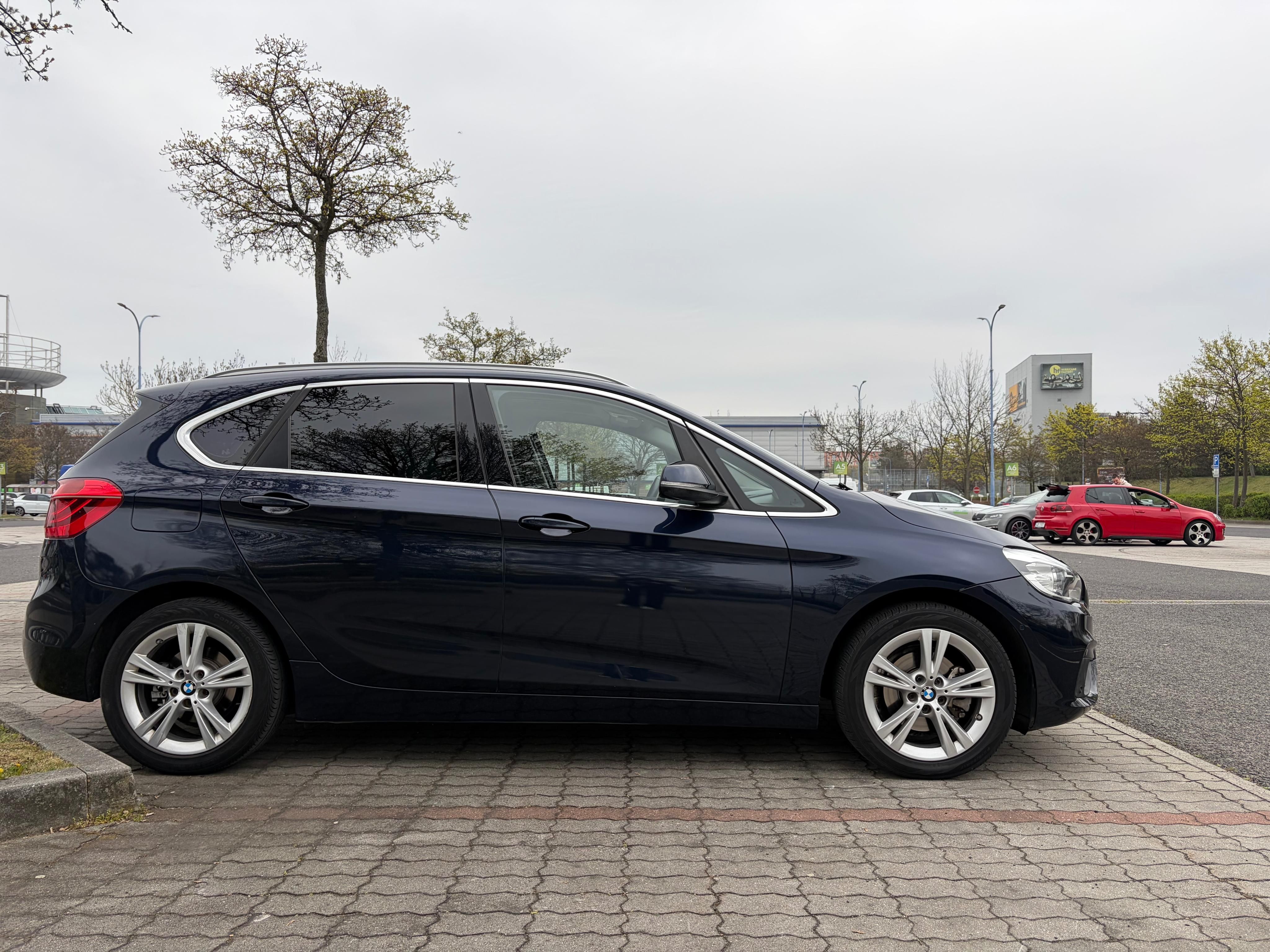 BMW Řada 2, BMW 218d Active Tourer (F45) - fotka 5