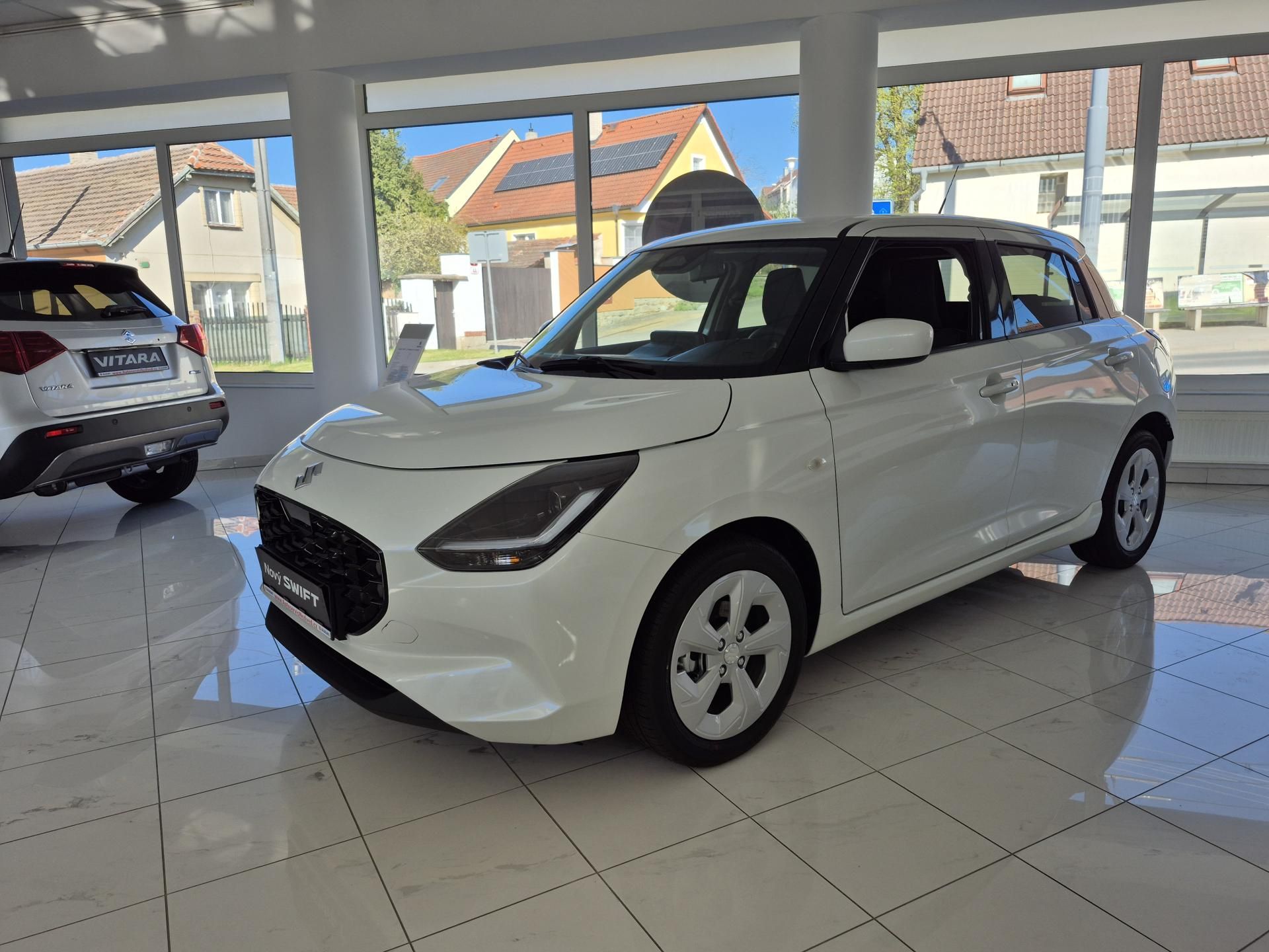 Suzuki Swift, 1,2 Premium Hybrid CVT - fotka 2
