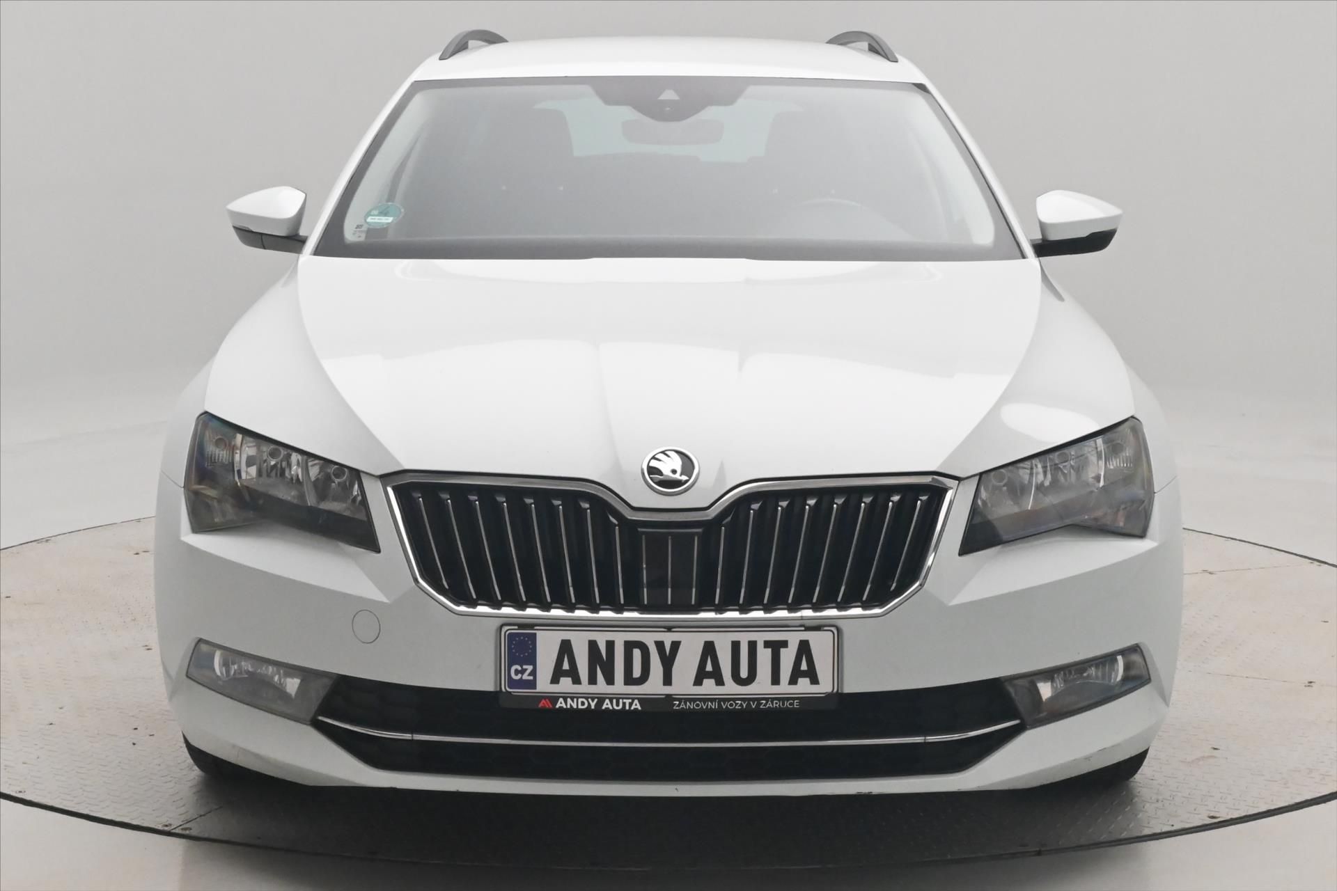 Škoda Superb, 1,6 TDI 88kW Ambition Záruka a - fotka 2