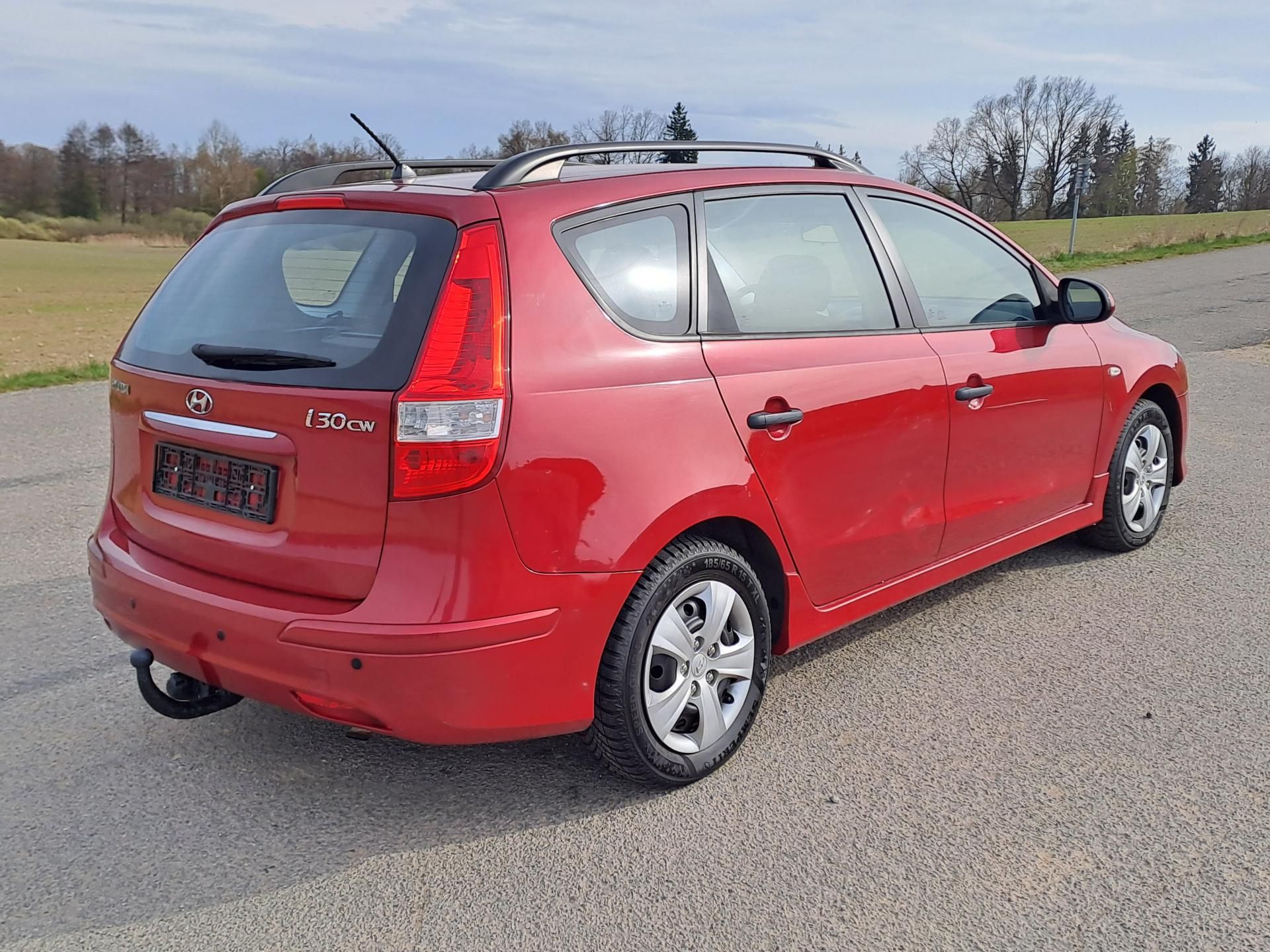 Hyundai i30, 1.4i DOLOŽENÉ KM - fotka 5