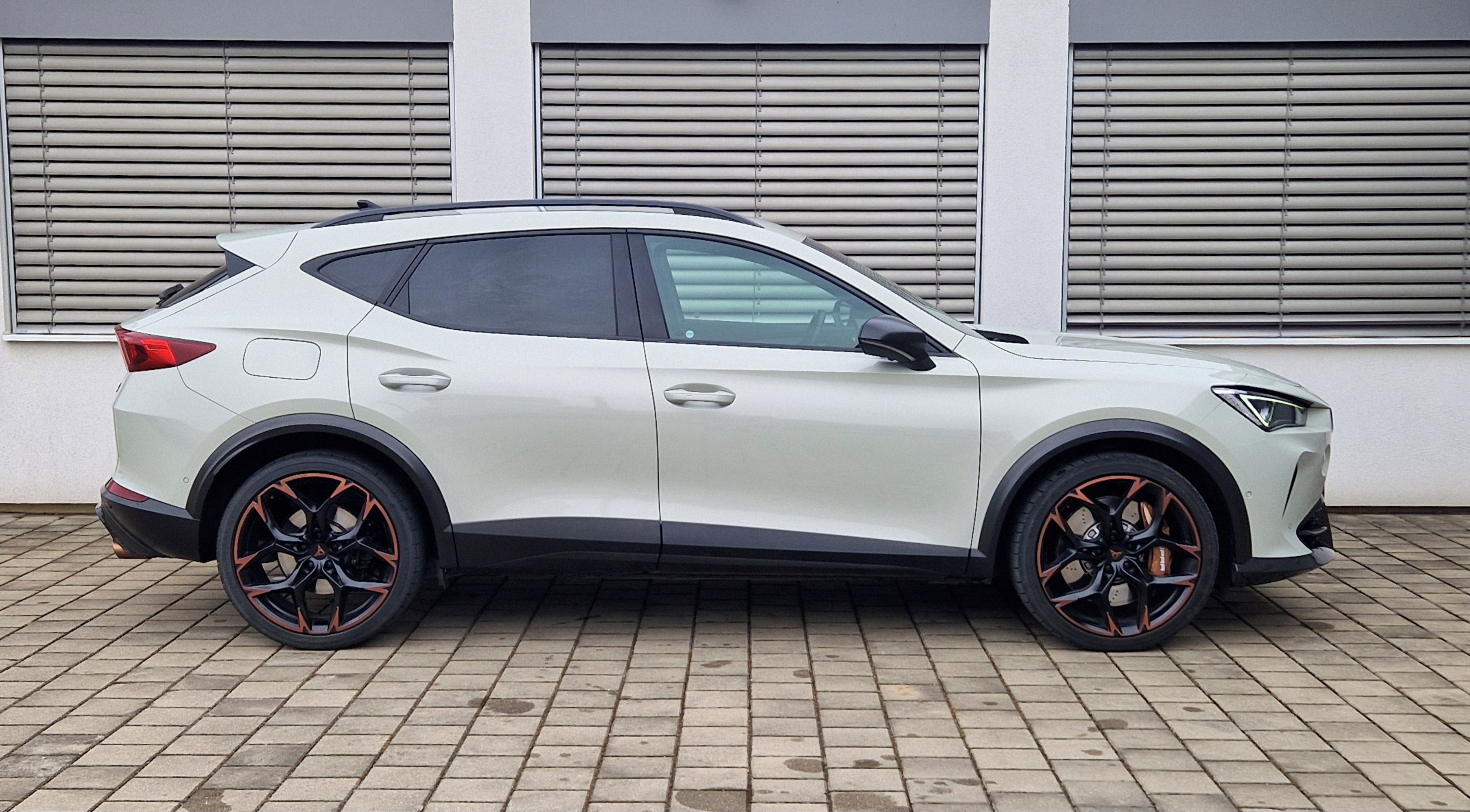 Cupra Formentor, VZ5, 2.5 TSI, 287 kW - fotka 4