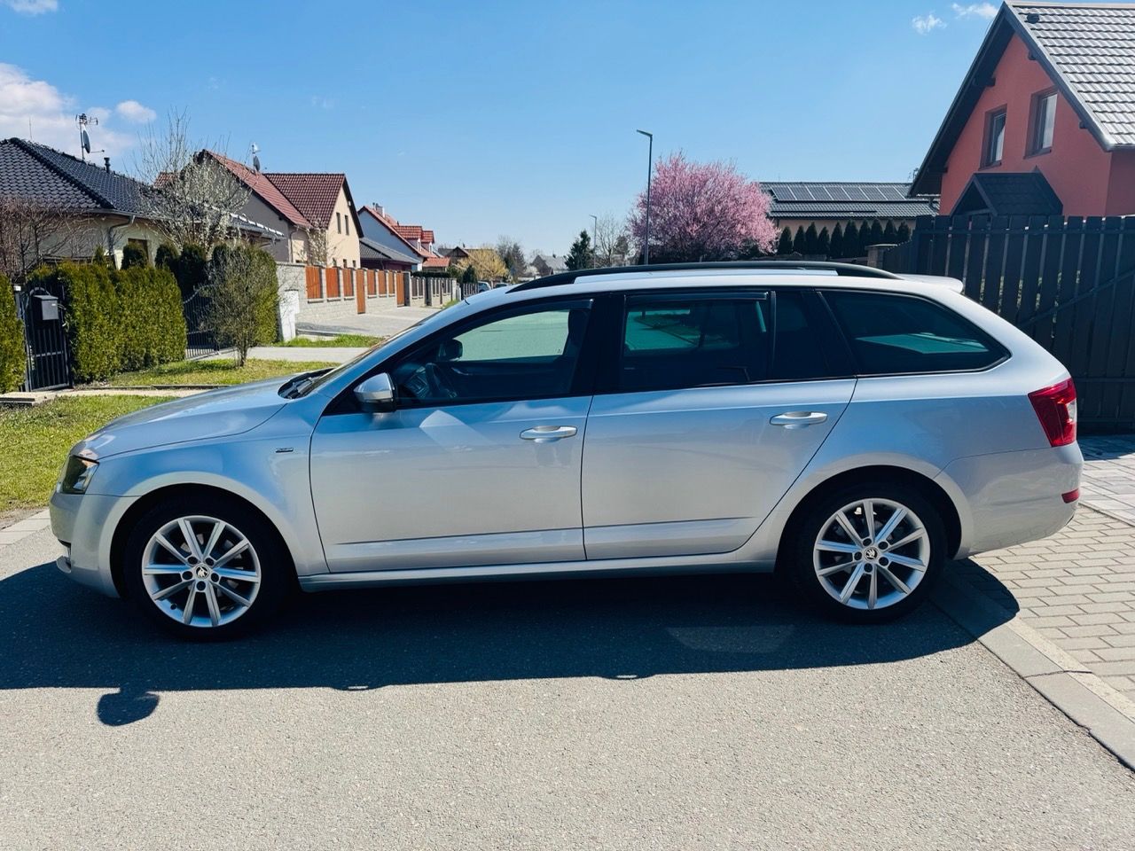 Škoda Octavia, Combi 1.2 TSi 81kW Edice JOY - fotka 5