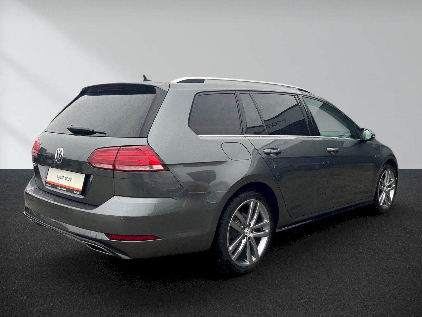 Volkswagen Golf Variant, R-LINE 1.5 TSI 110 kW - fotka 2