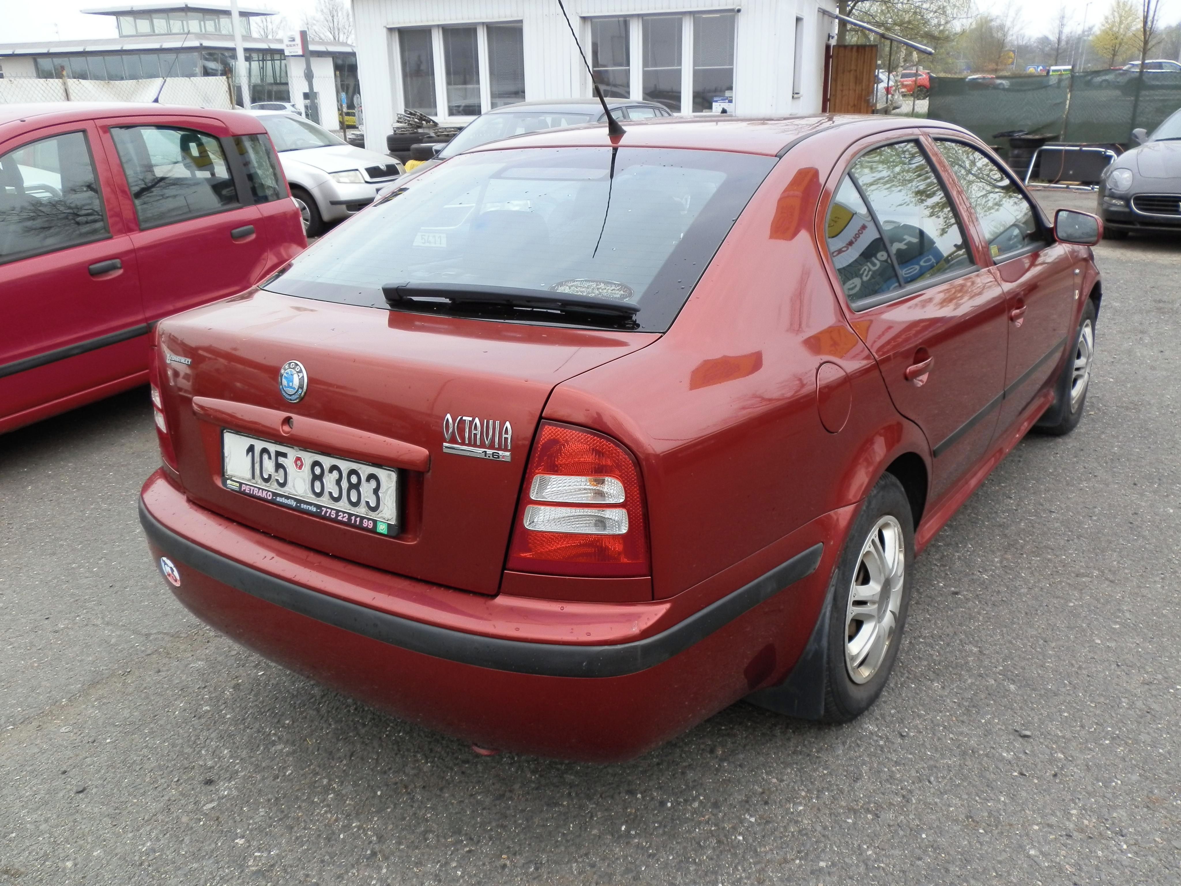 Škoda Octavia, 1,6 MPi - fotka 4