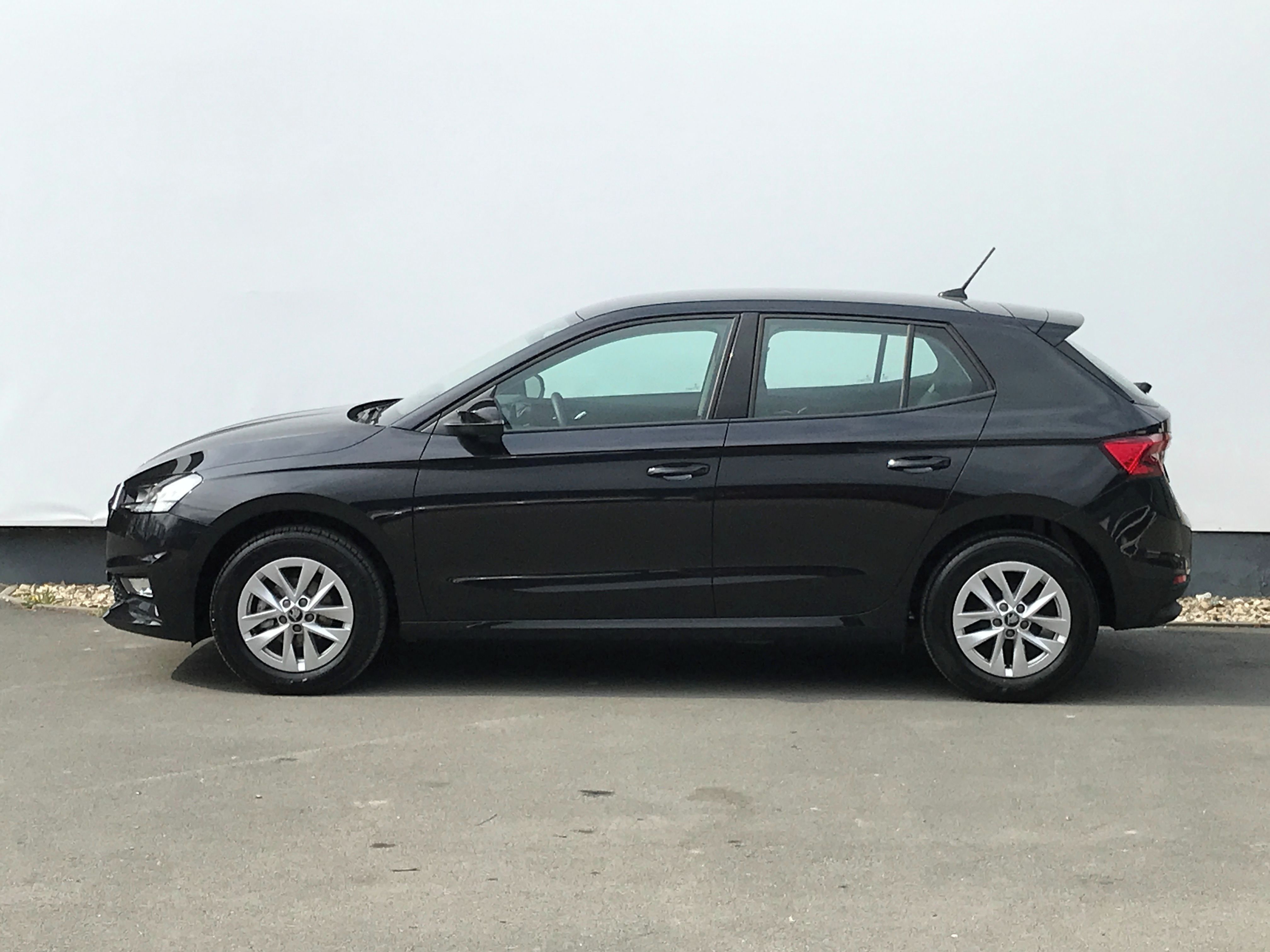 Škoda Fabia, 1,0 MPi/59 kW SELECTION 5*man. - fotka 3