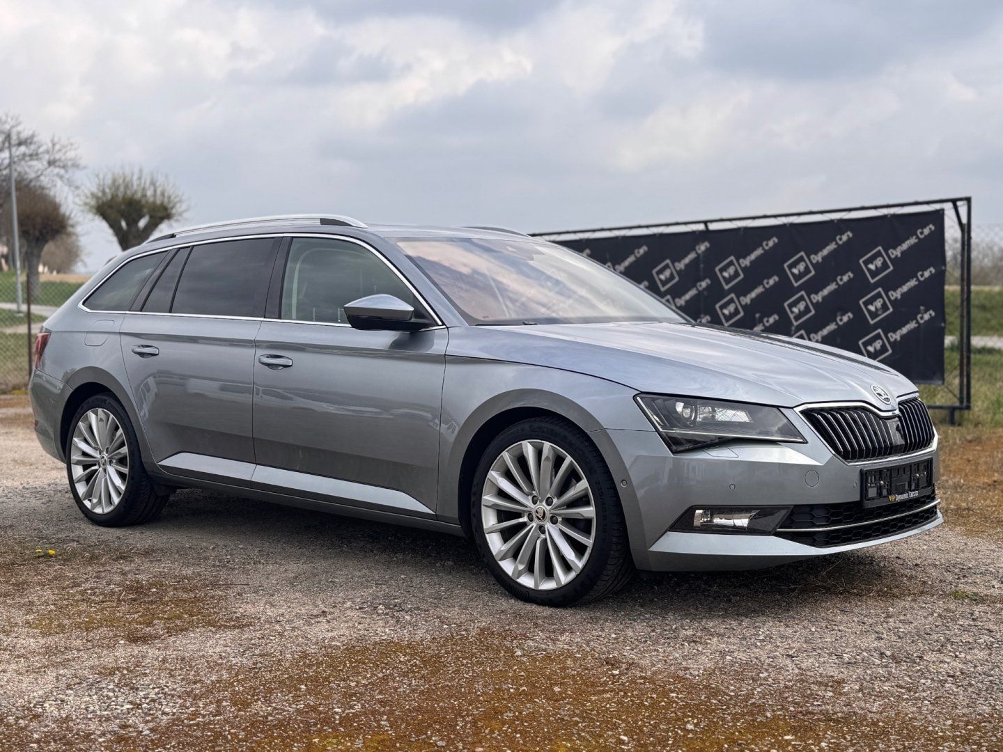 Škoda Superb, 2.0 TDI DSG 4x4 Style TAŽNÉ - fotka 2