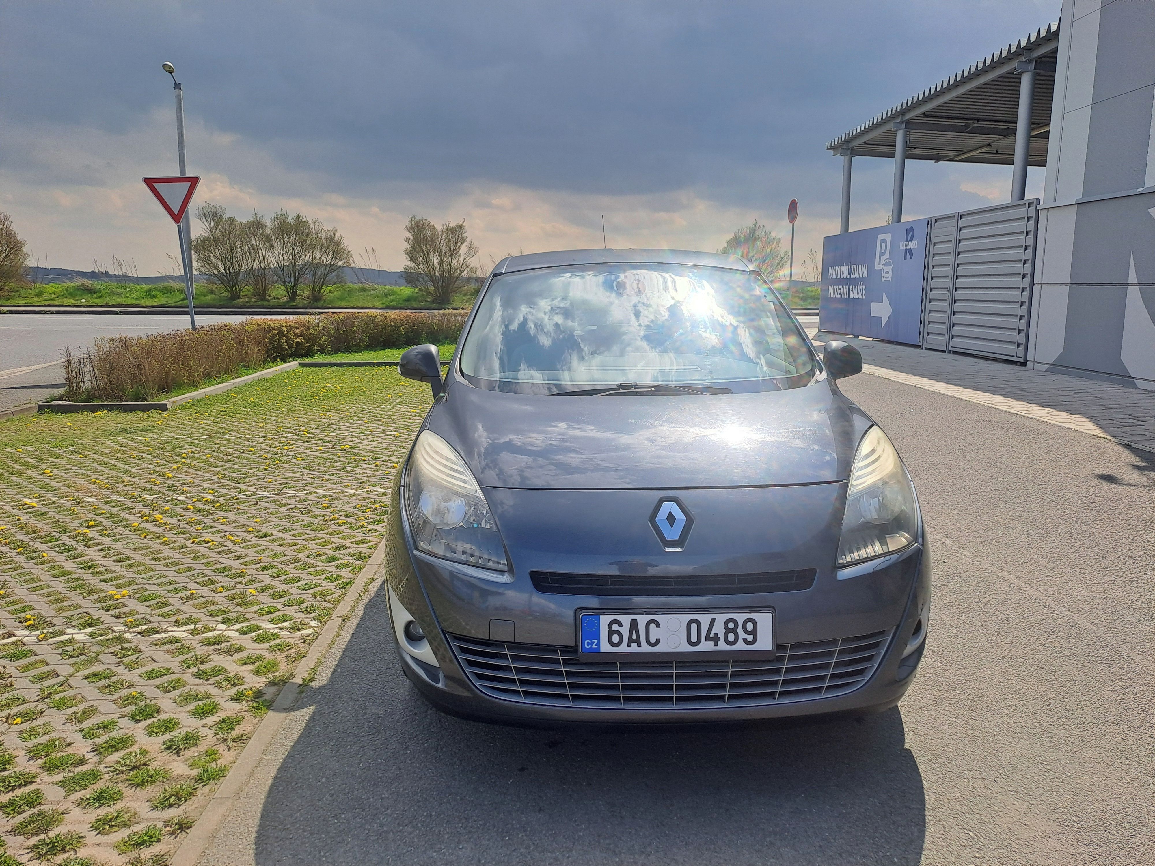 Renault Grand Scénic, 1.5DCI 2.MAJ SPOLEHLIVÉ AUTO - fotka 5