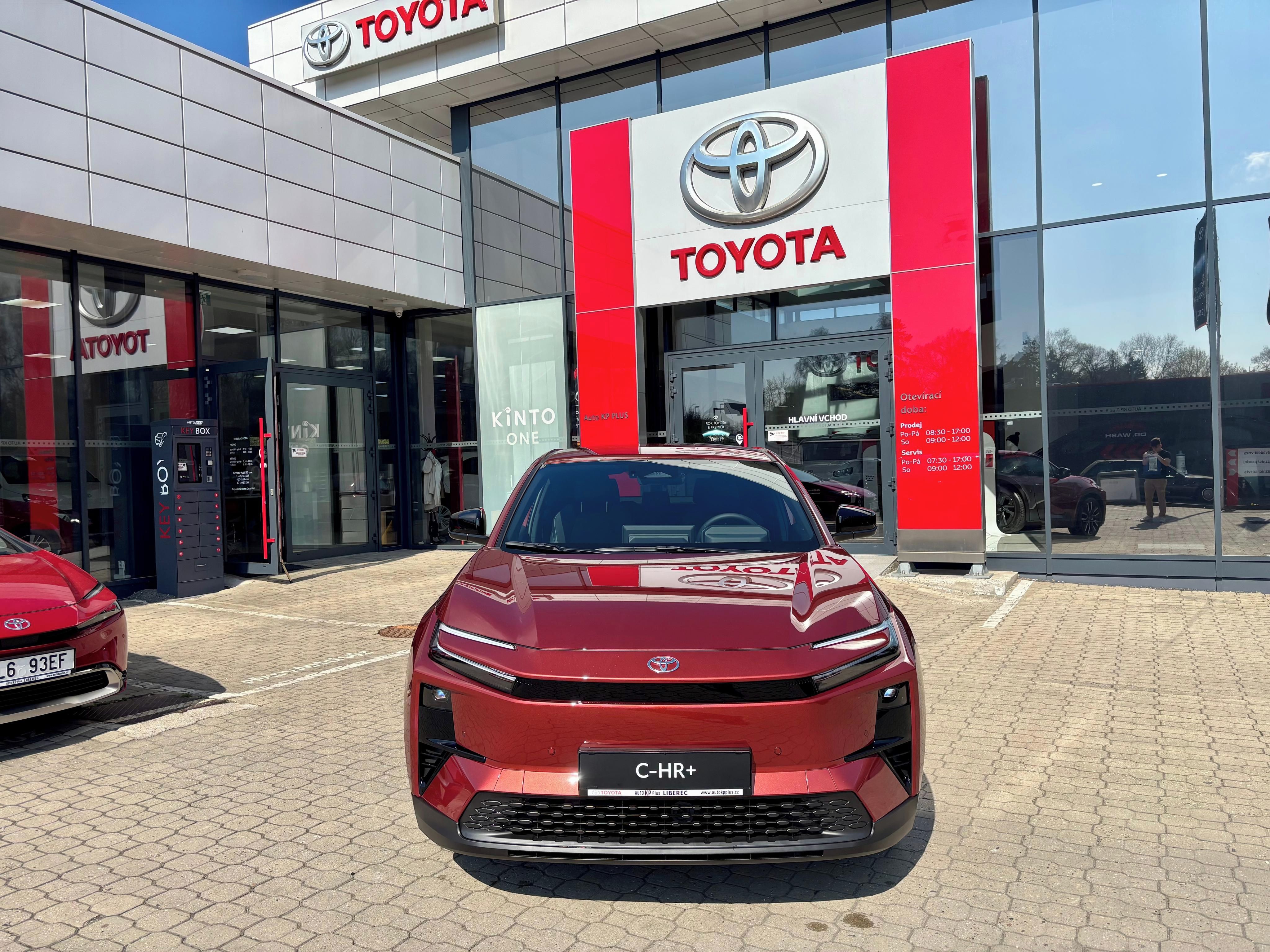 Toyota C-HR, +, 224k Style+Dynamic - fotka 2