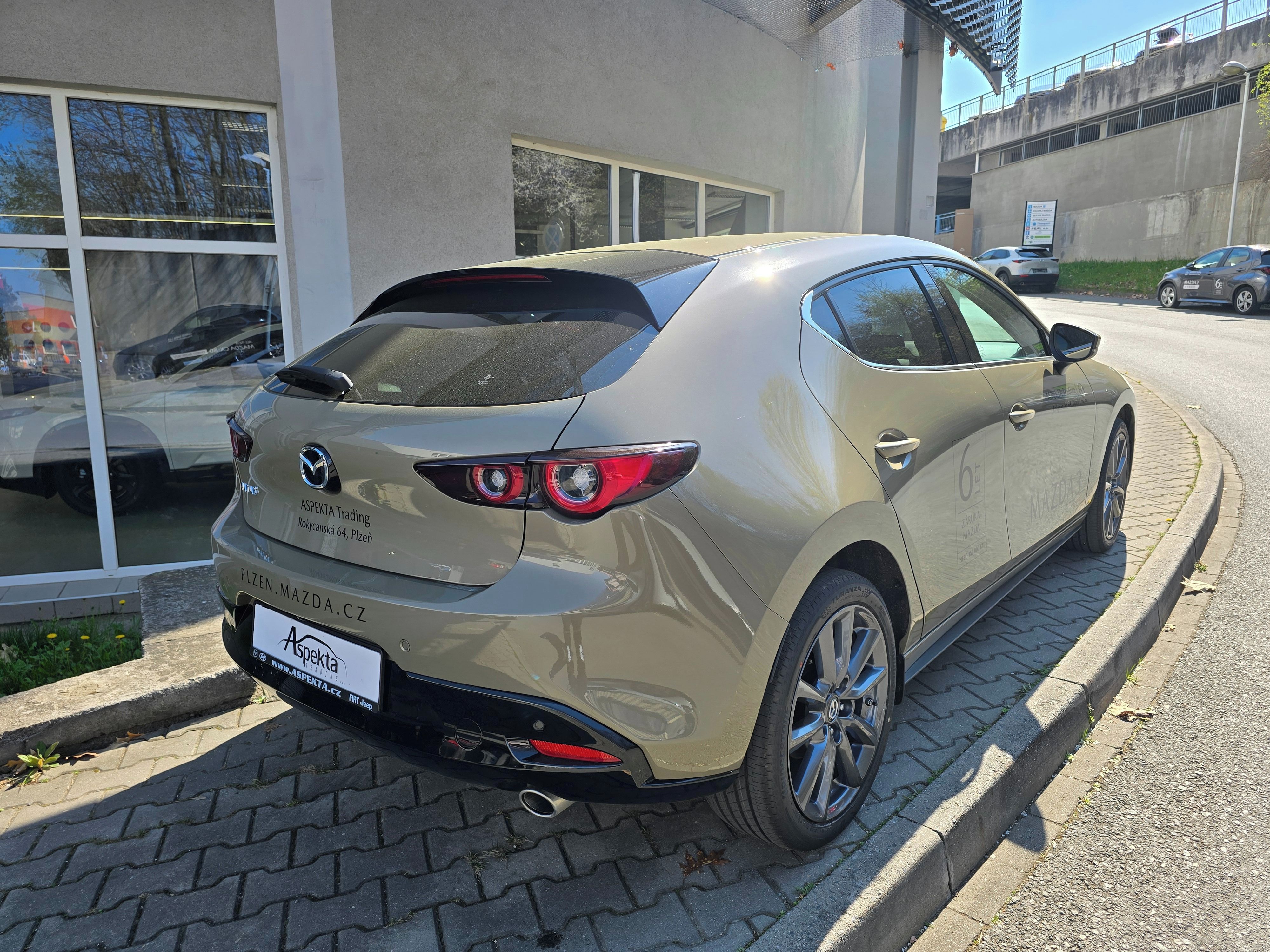 Mazda 3, 2.5L 6MT Centre-line + Style - fotka 5