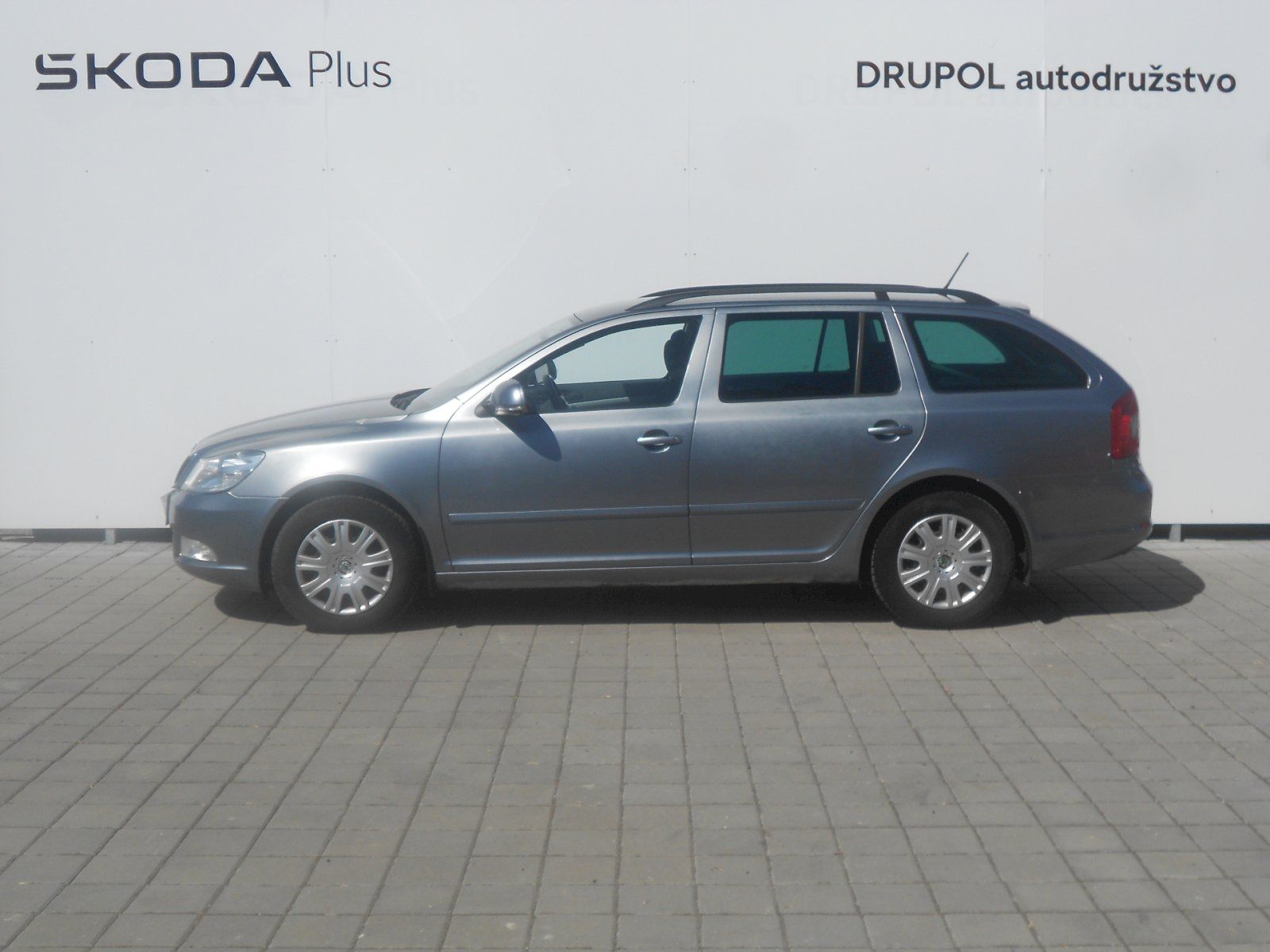 Škoda Octavia, Combi II 1.6 TDI - 77 kW, Ambi - fotka 3