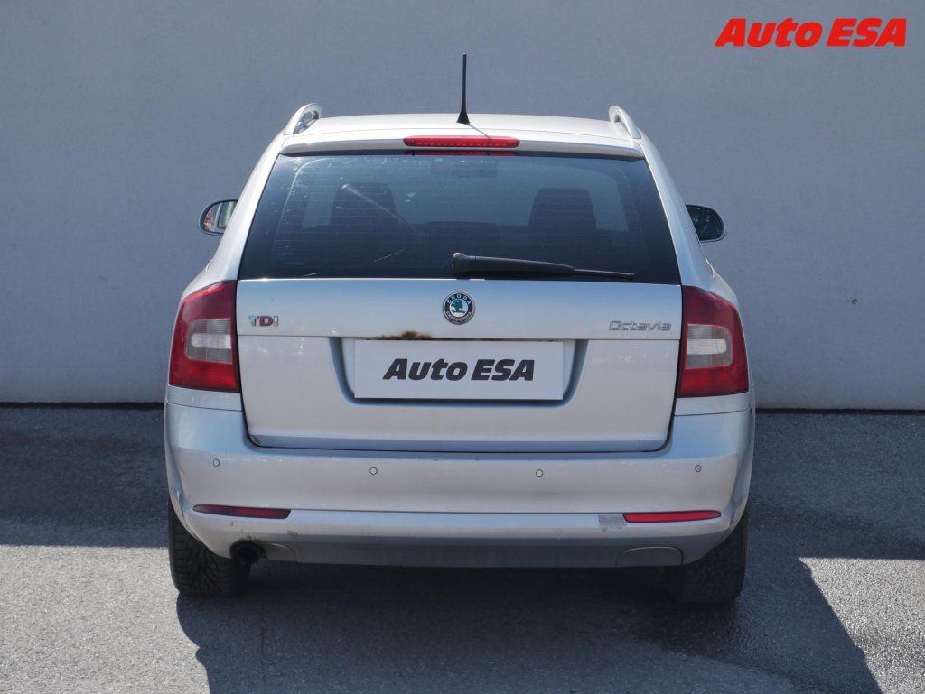 Škoda Octavia, 2.0 TDi - fotka 5